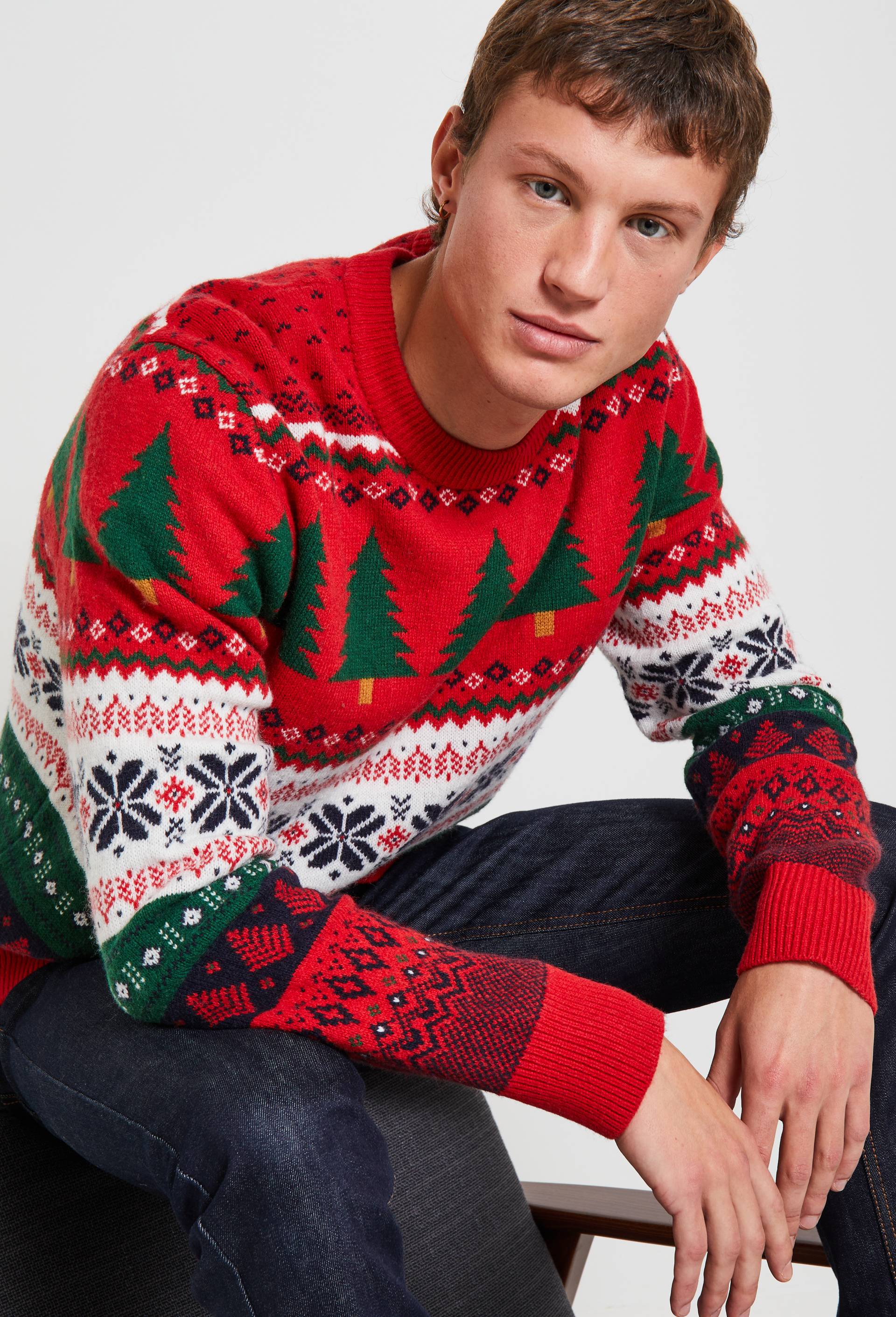 Pull jacquard de no&euml;l contenant de la laine, Rouge, large image number 0