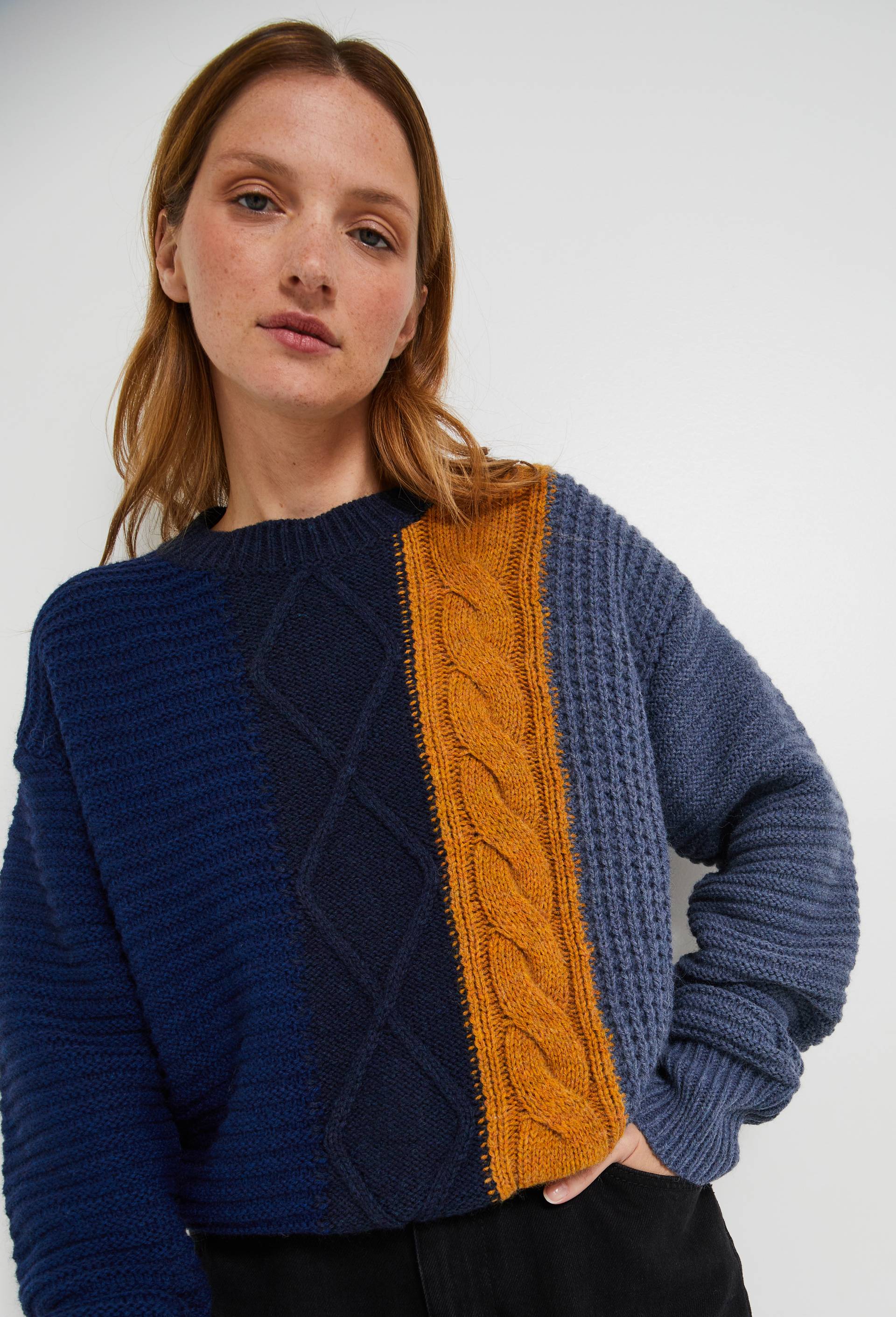 Pull col rond contenant de la laine, Bleu foncé, large image number 0