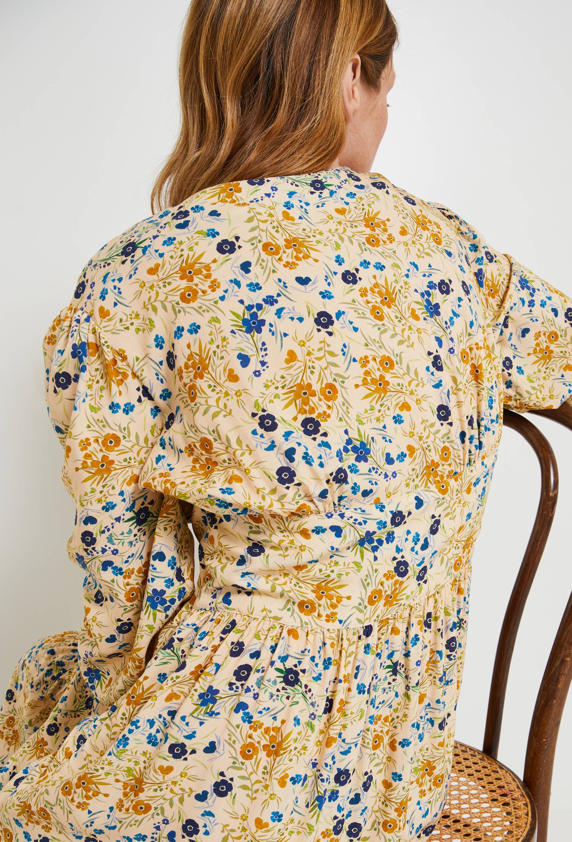 Robe midi imprimée floral, certifié EcoVero, Beige clair, large image number 1.0