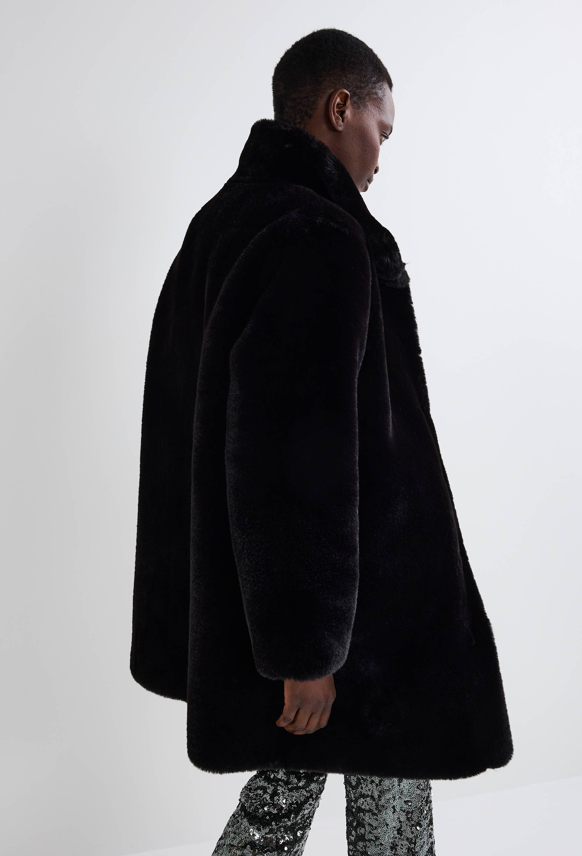 Manteau en fausse fourrure, Noir, large image number 2