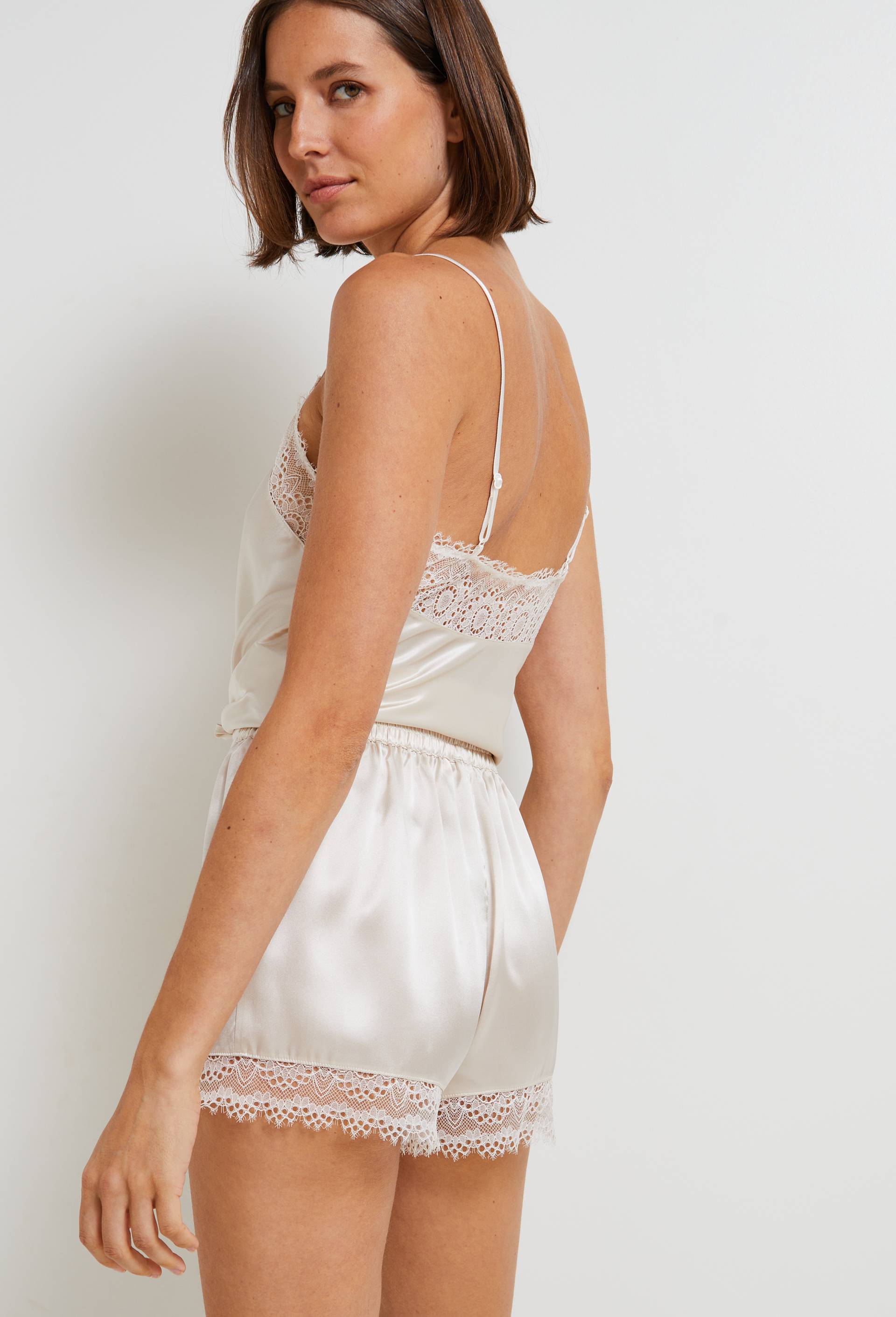 Short SOPHIE en soie et dentelle, Beige clair, large image number 1.0