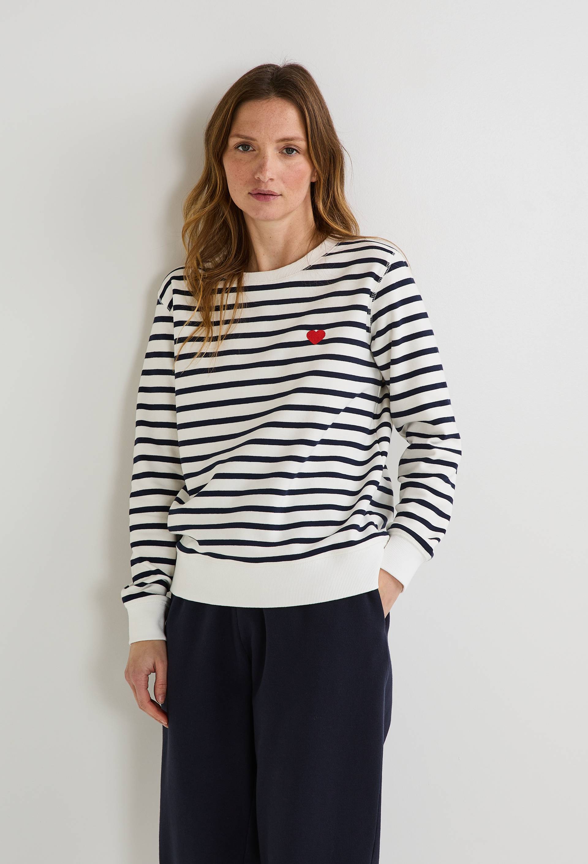 Sweat marinière avec broderie coeur en molleton, Blanc, large image number 0