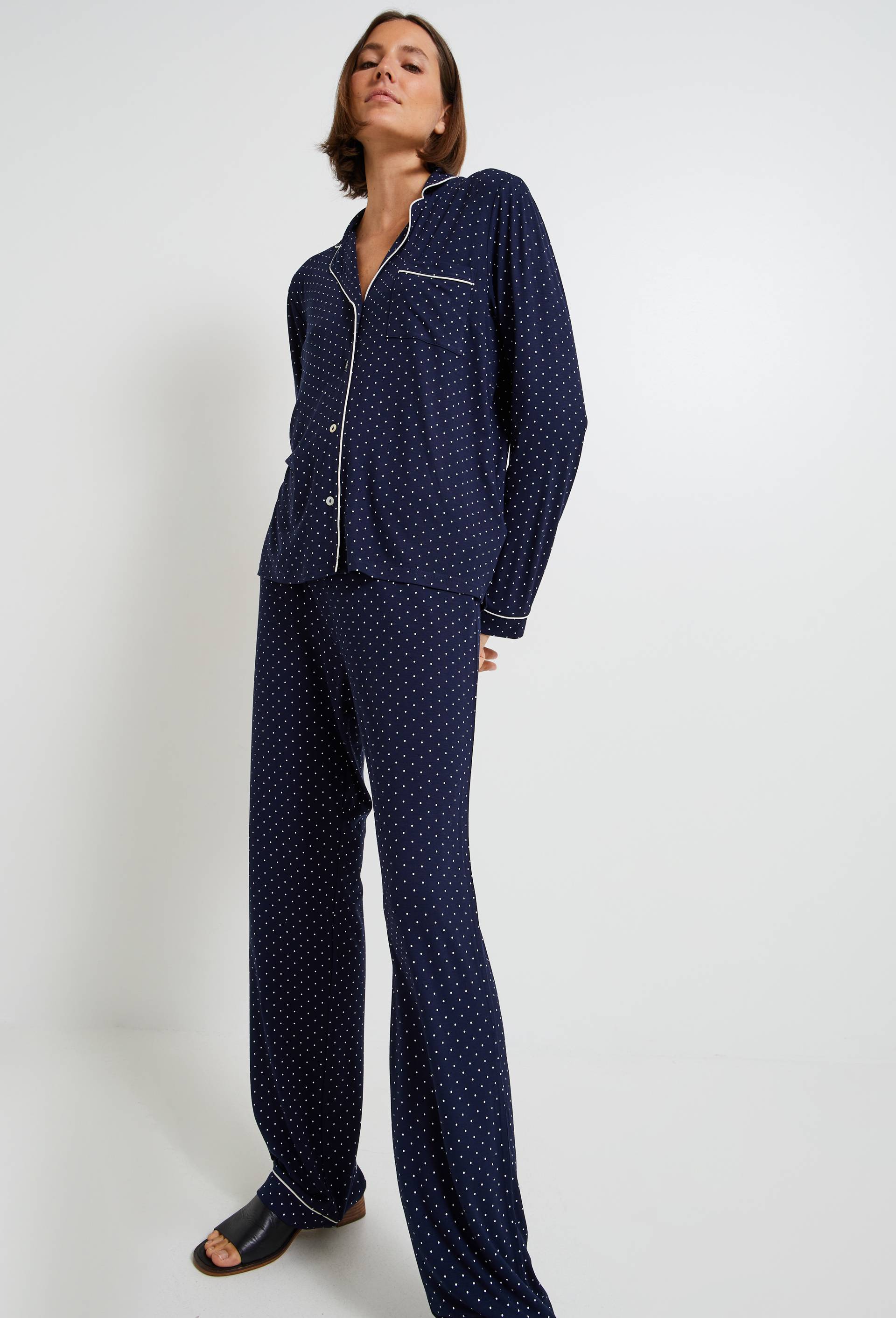 Pyjama long et fluide &agrave; pois, Bleu fonc&eacute;, large image number 0