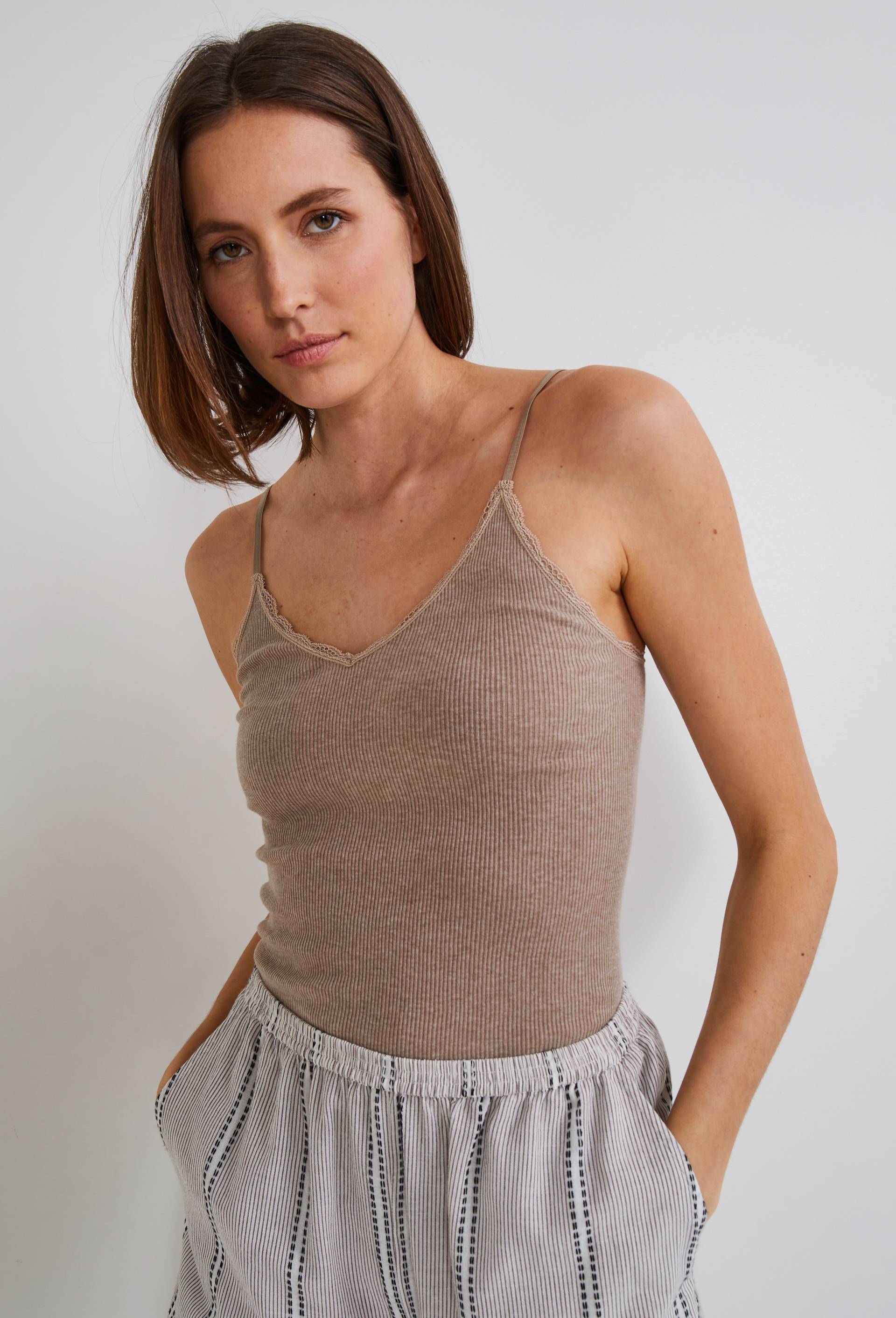 Caraco fines bretelles en coton BIO, Beige, large image number 0
