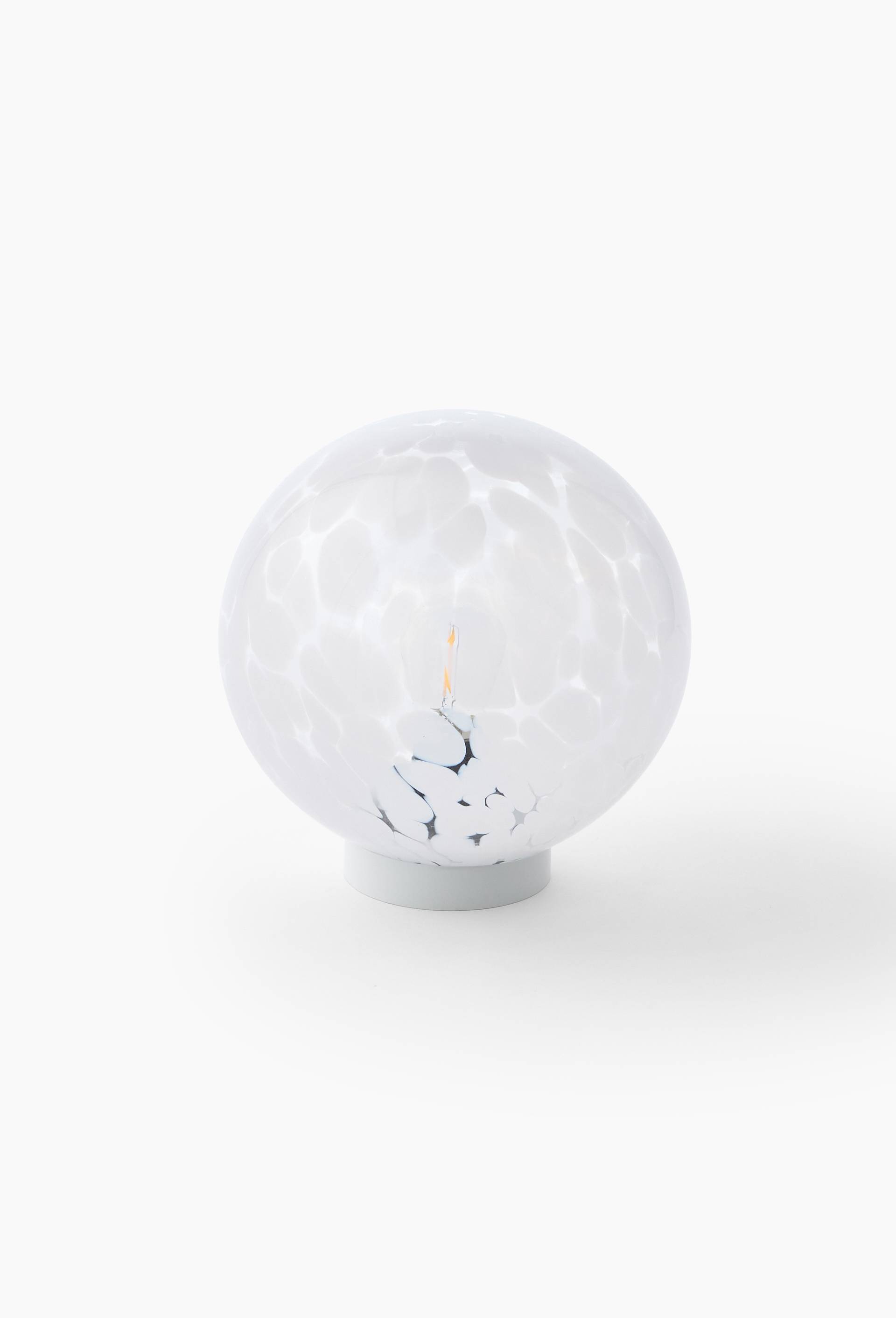 Lampe boule tachetée, D20xH24cm, en verre, Blanc, large image number 0.0