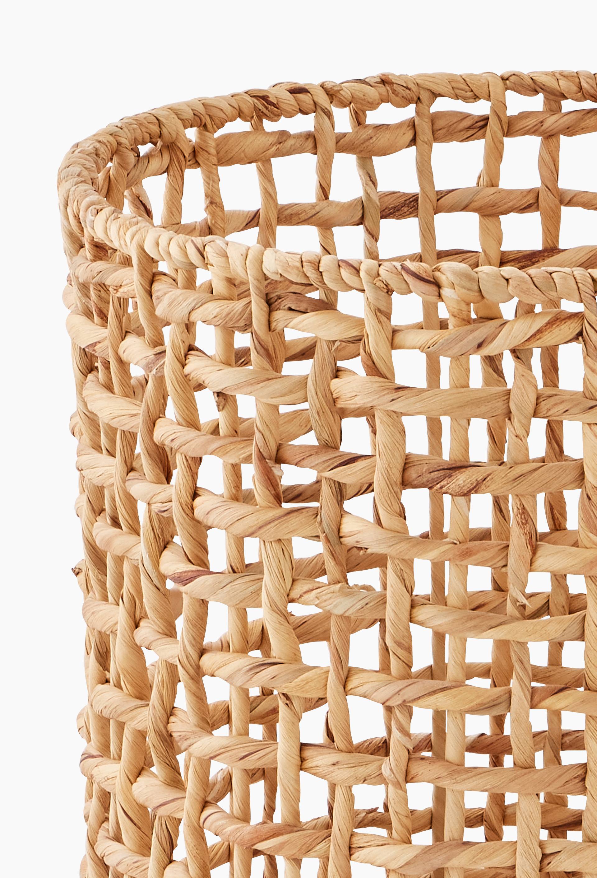 Panier tress&eacute; et ajour&eacute;, en jacinthe d'eau, disponible en plusieurs tailles, Beige clair, large image number 1