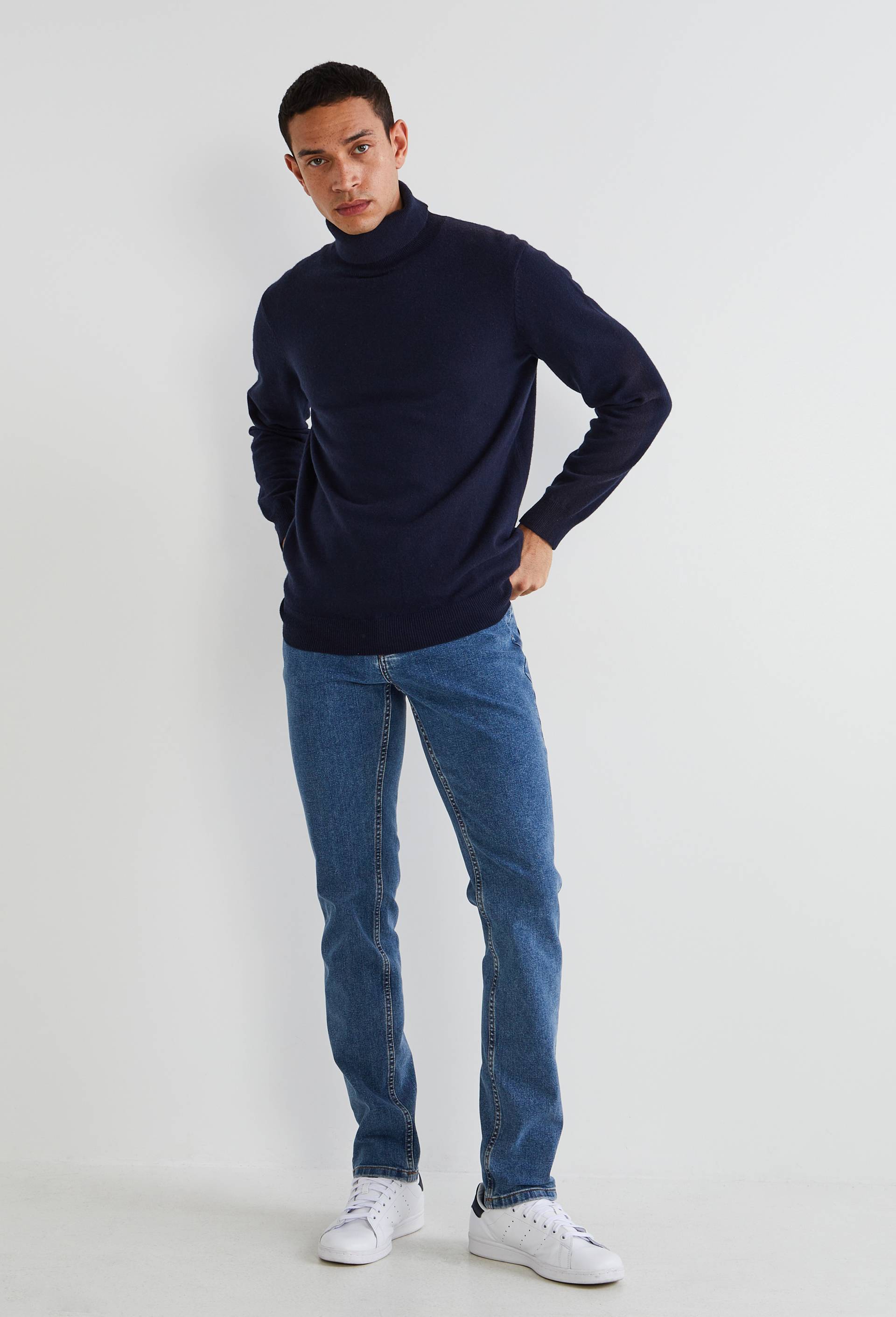Jean slim contenant du coton, Bleu, large image number 0
