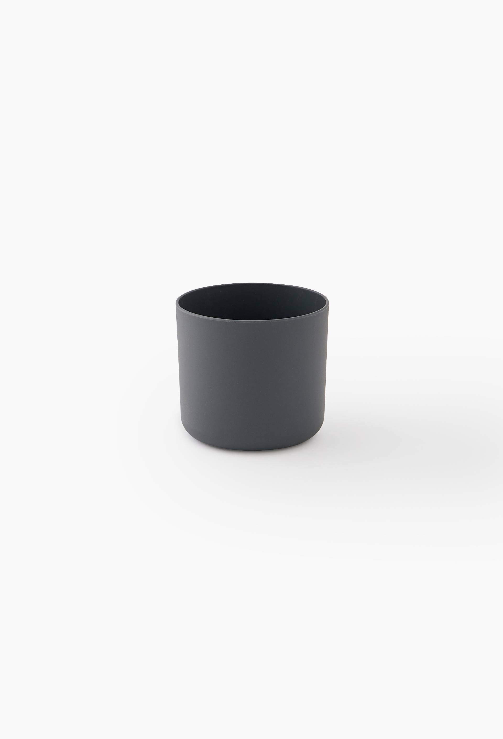 Pot rond, 14 cm, en plastique recycl&eacute;, Gris, large image number 0