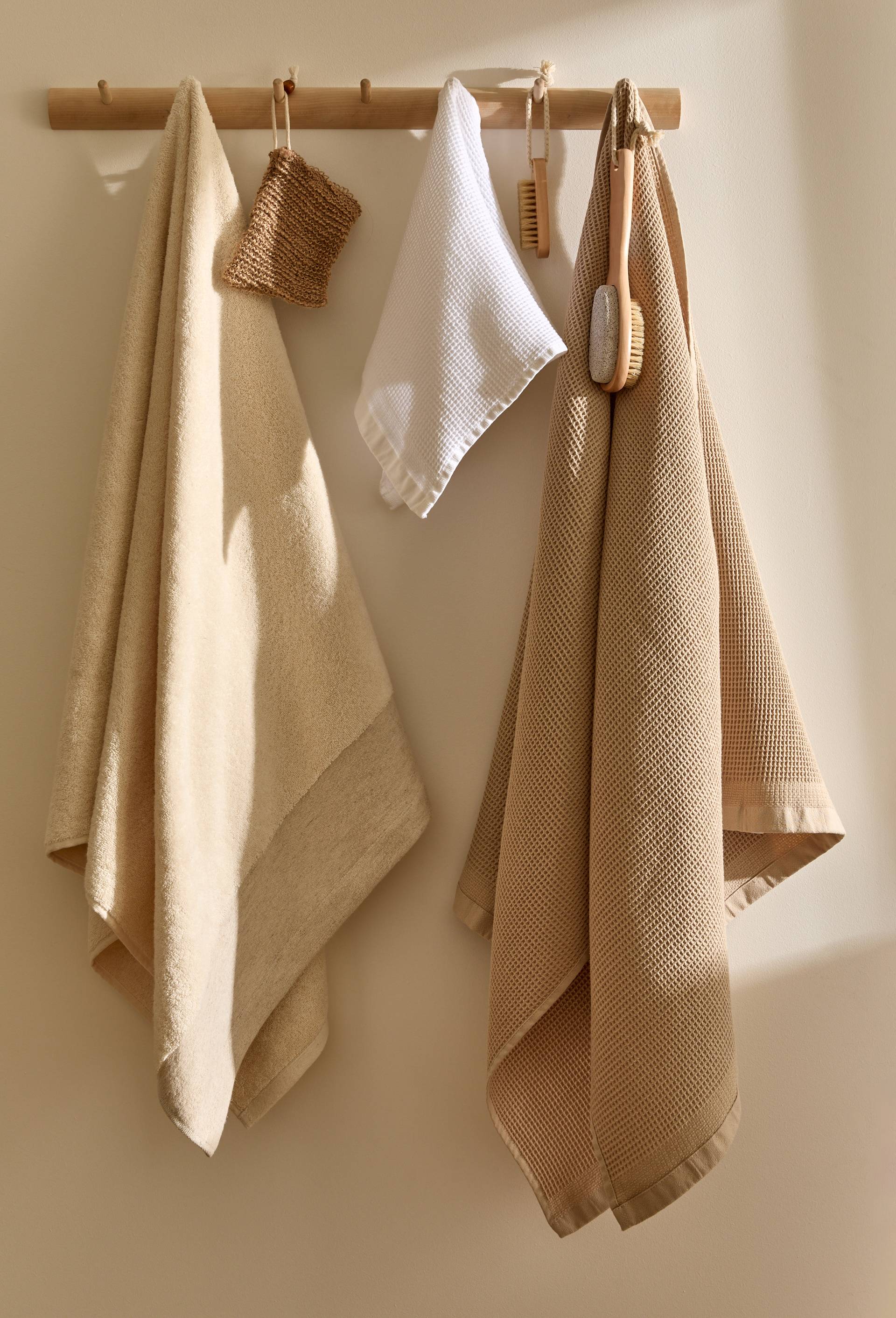 Lot de 2 gants à savon, 11x14cm, en crin, Beige, large image number 2