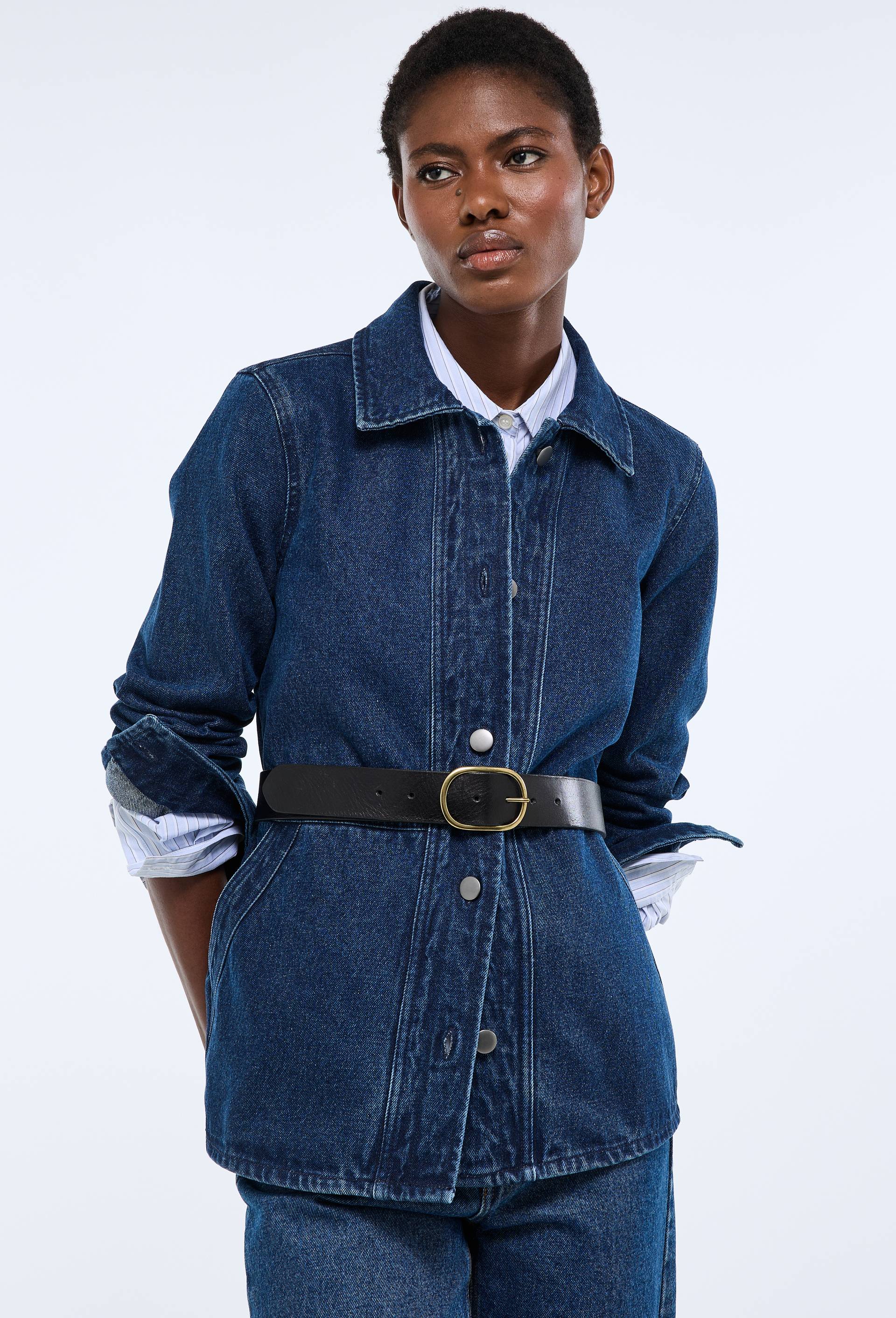 Veste courte boutonn&eacute;e en denim, certifi&eacute;e OEKO-TEX, Bleu fonc&eacute;, large image number 1