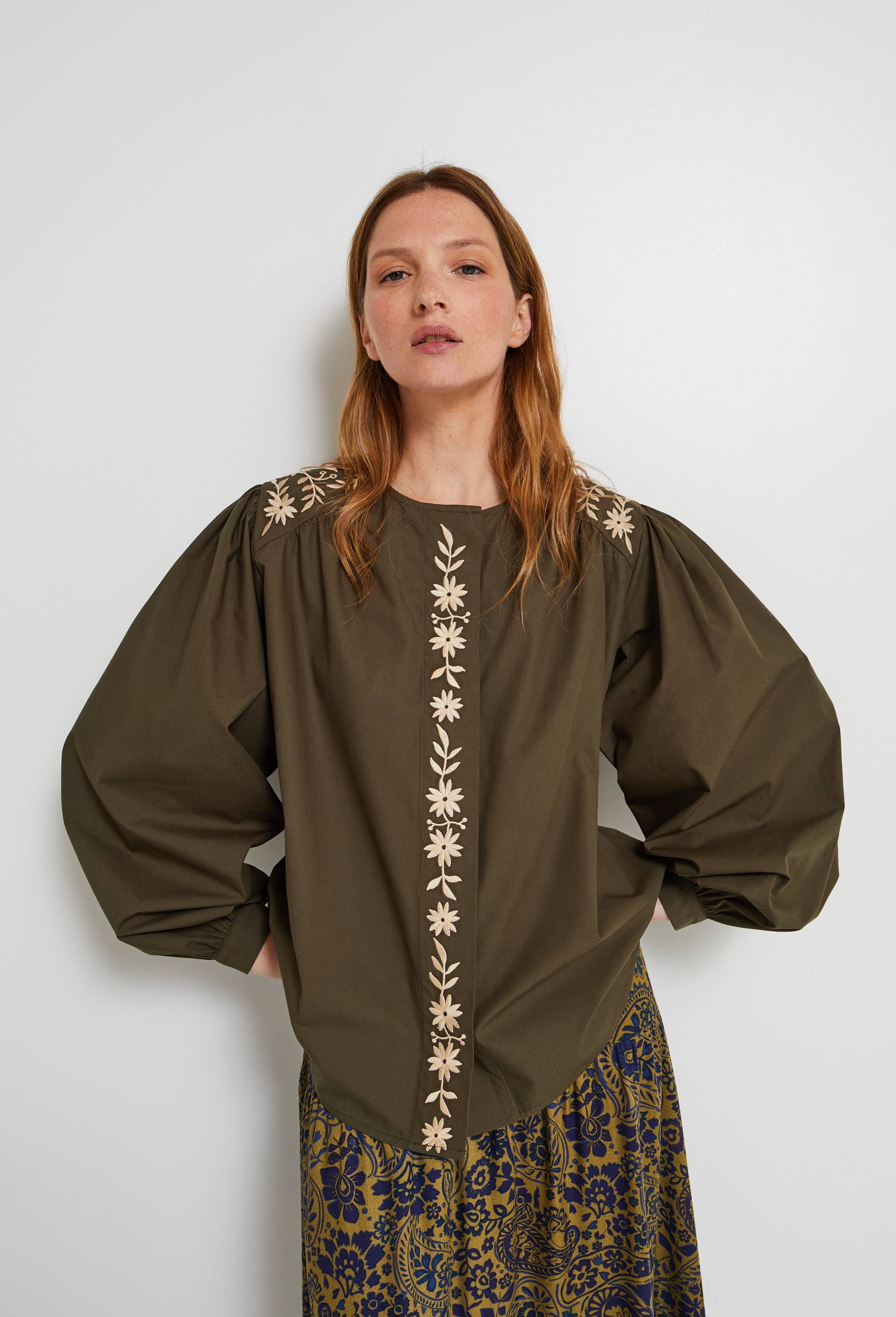 Chemise manches longues avec détails de broderie en coton BIO, certifié GOTS, Vert, large image number 0