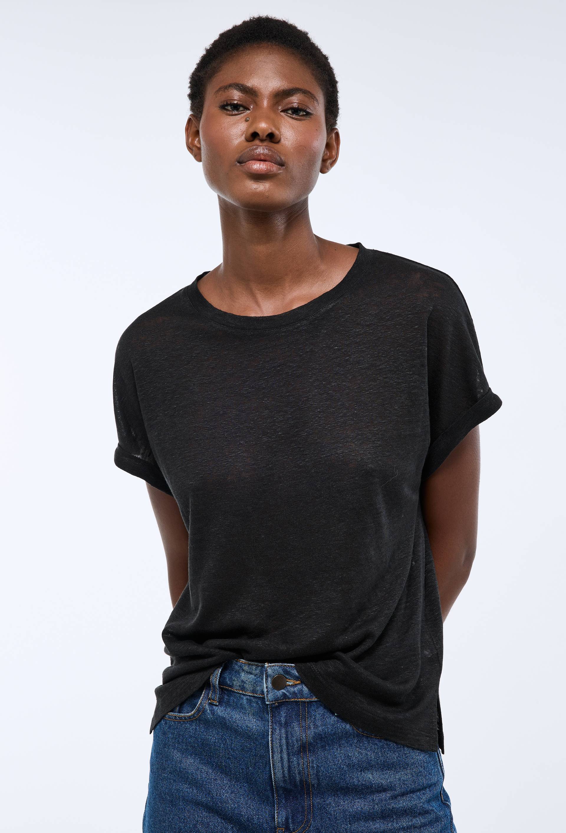 T-shirt manches &agrave; revers uni en lin, Noir, swatch image