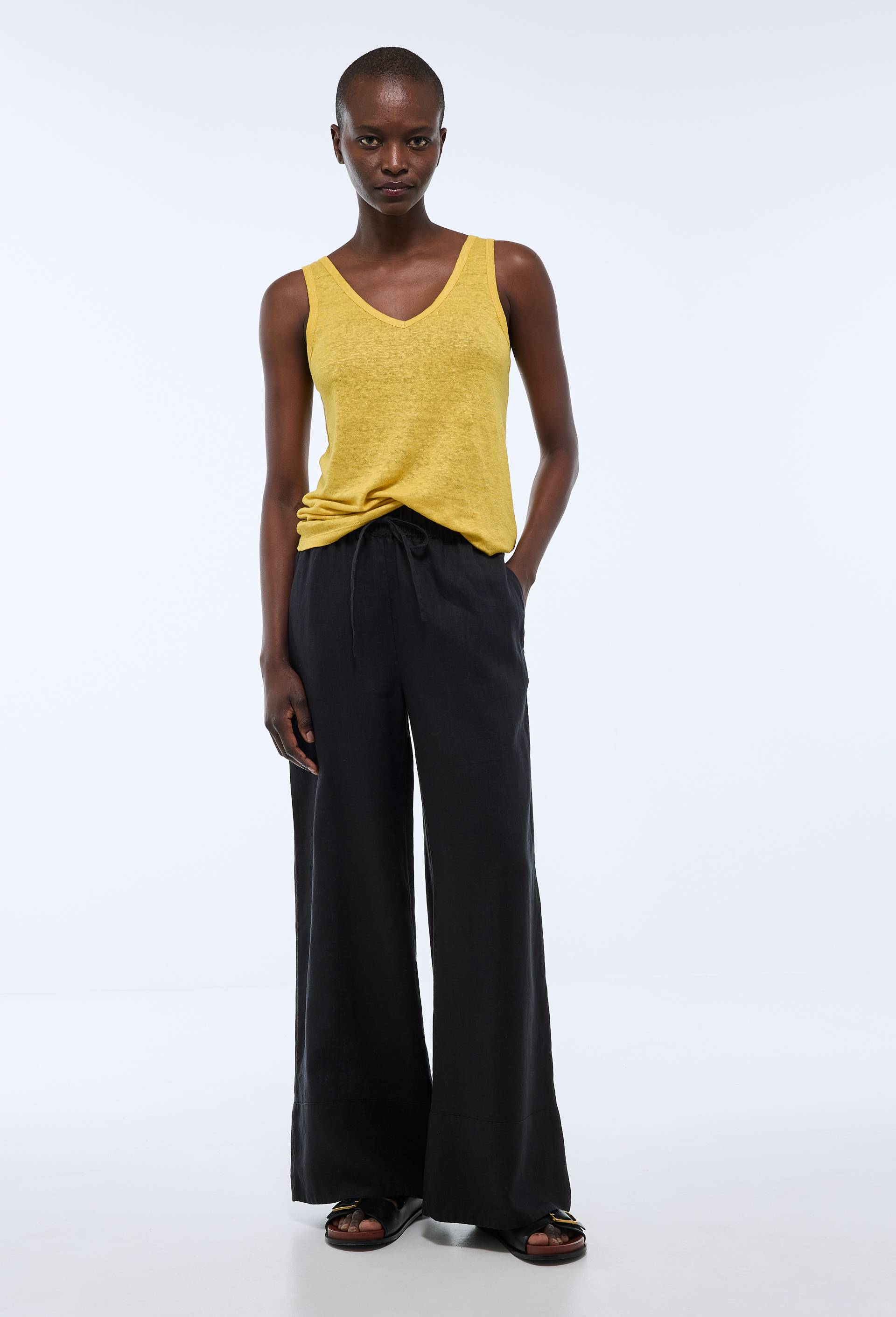 Pantalon large &agrave; taille &eacute;lastiqu&eacute;e en lin, Noir, swatch image