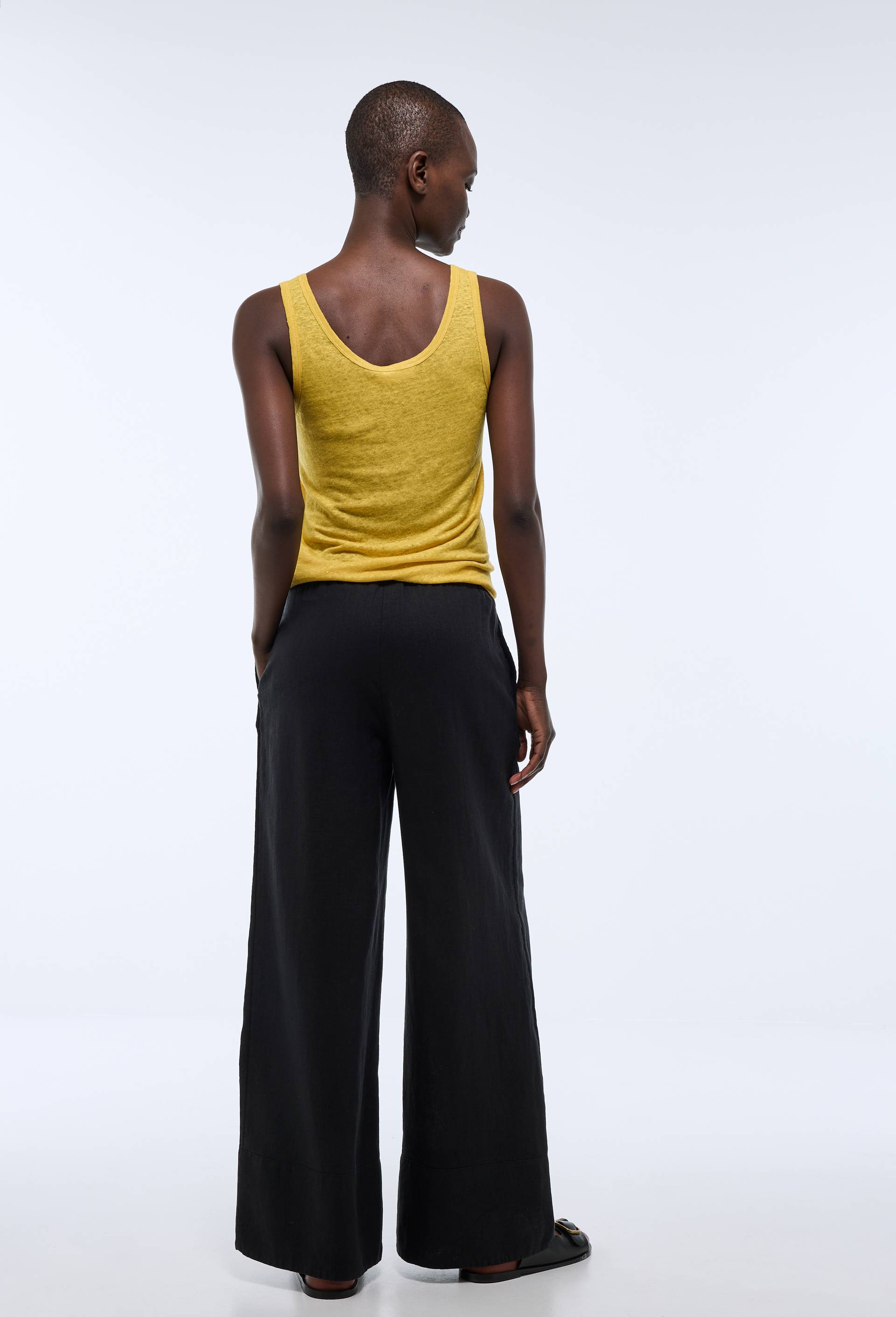Pantalon large &agrave; taille &eacute;lastiqu&eacute;e en lin, Noir, large image number 1