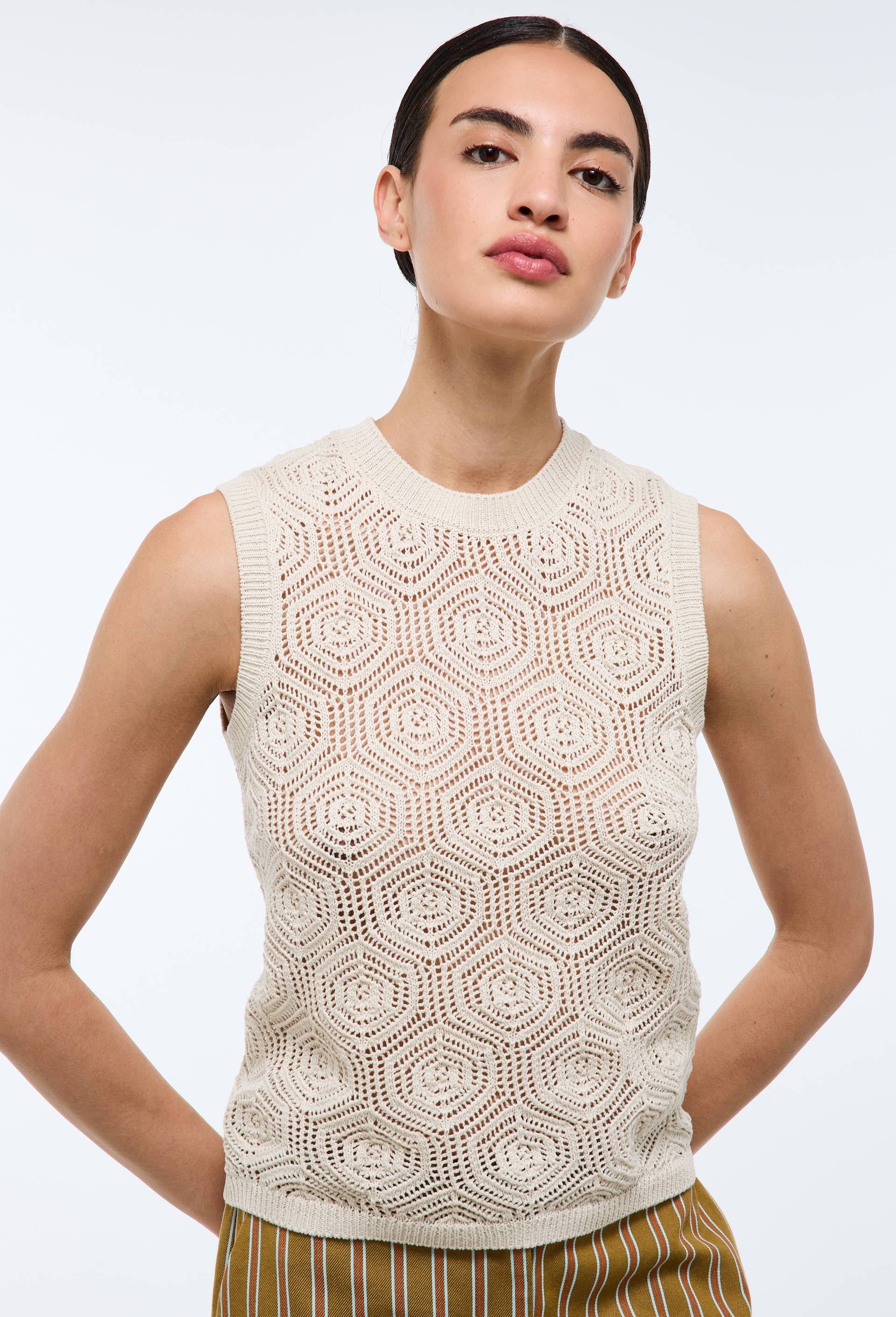 Top en crochet sans manches, Beige clair, swatch image