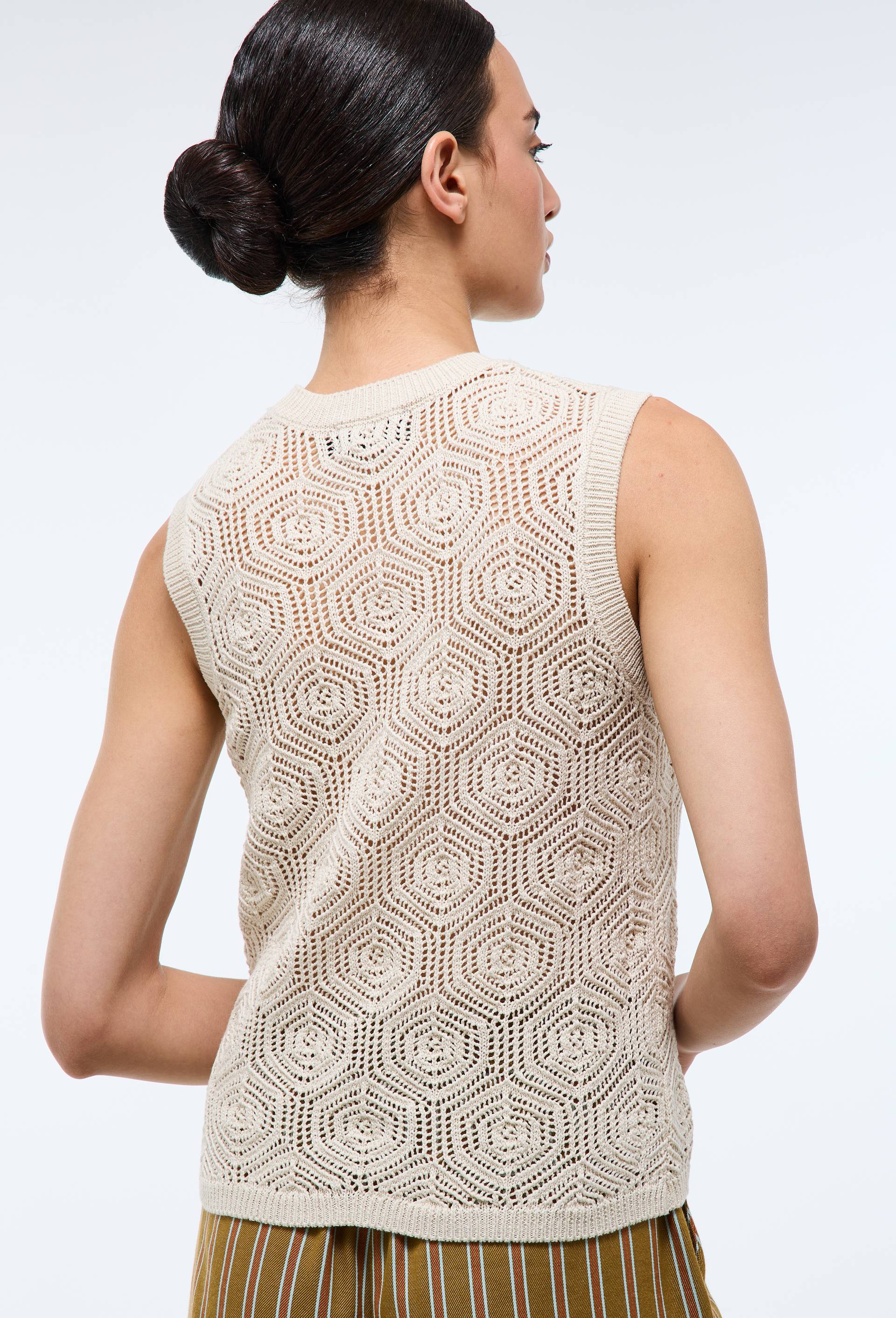Top en crochet sans manches, Beige clair, large image number 1.0