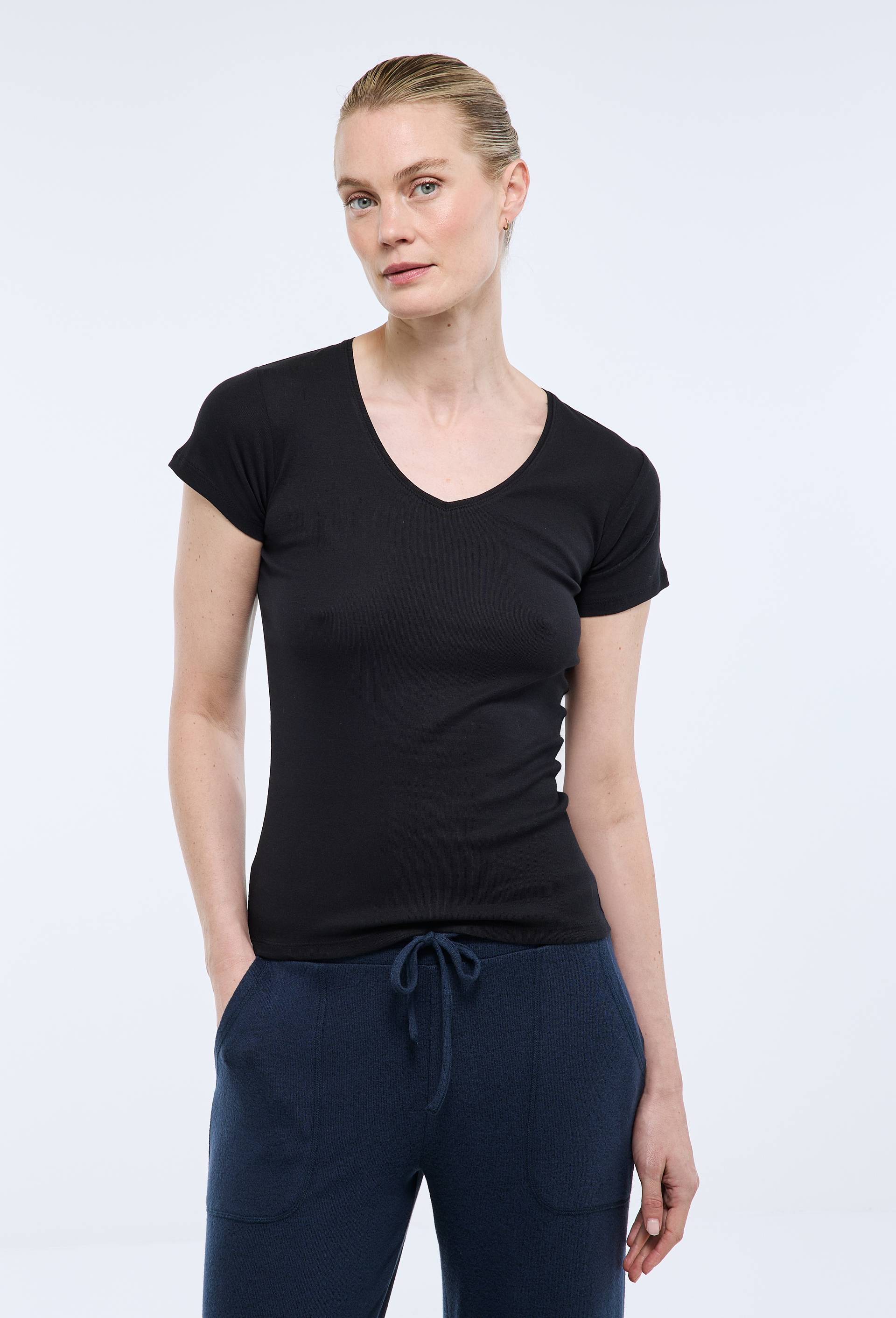 T-shirt col V uni en coton BIO GOTS, Noir, large image number 0.0