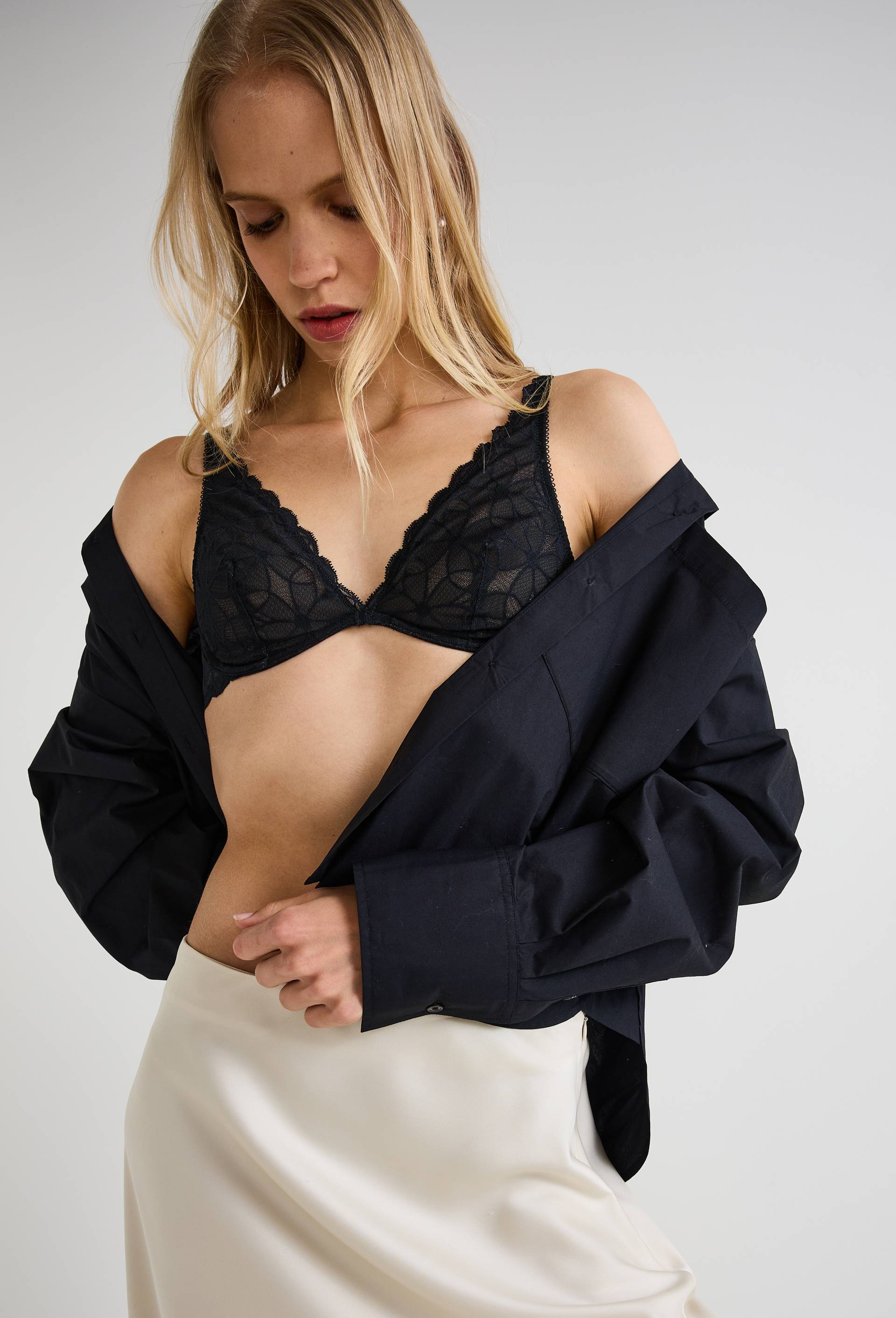 Soutien-gorge balconnet foulard SELENA en dentelle, Noir, large image number 0