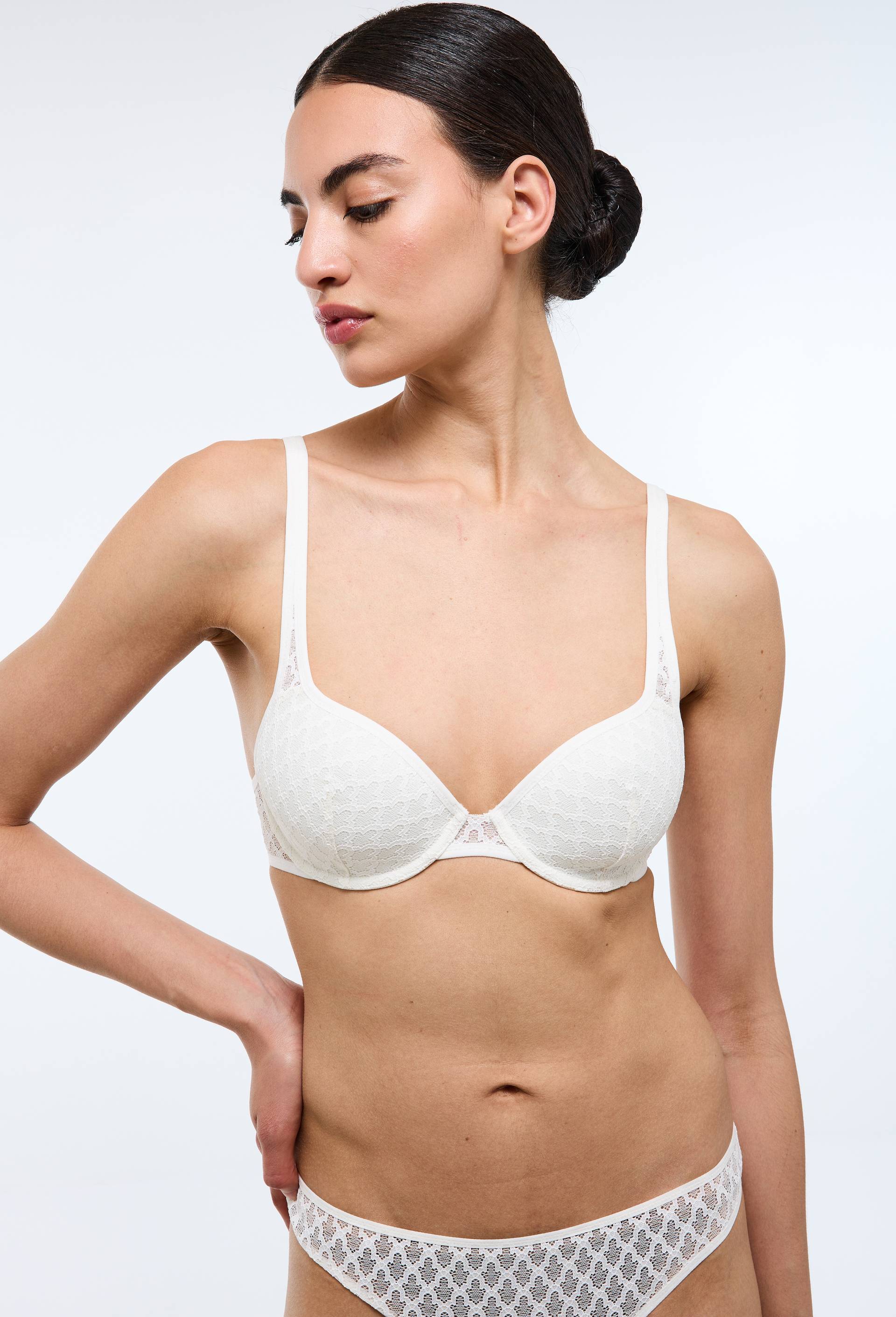 Soutien-gorge corbeille padd&eacute; MELLA en dentelle, Ecru, large image number 0