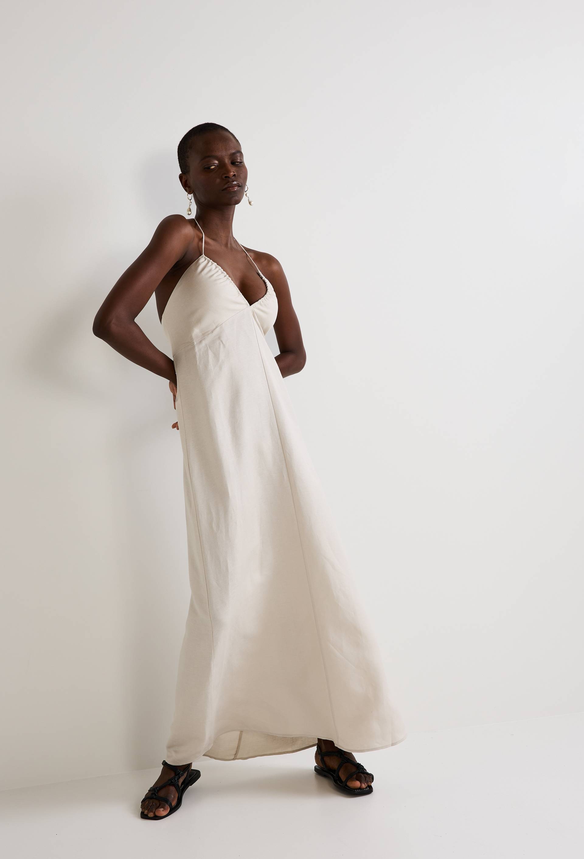 Robe &eacute;vas&eacute;e unie, Beige clair, large image number 0