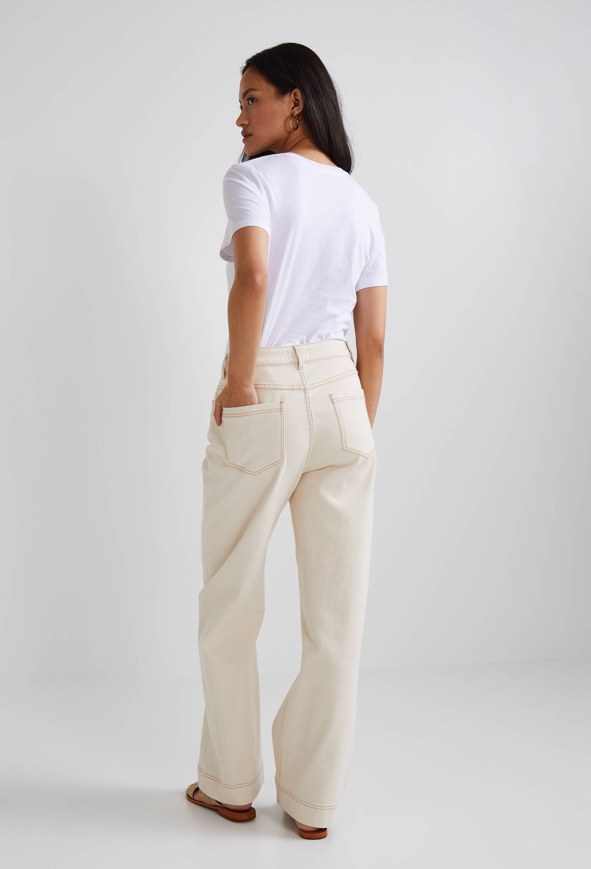 Jean large taille haute avec surpiq&ucirc;res contrast&eacute;es, Ecru, large image number 1