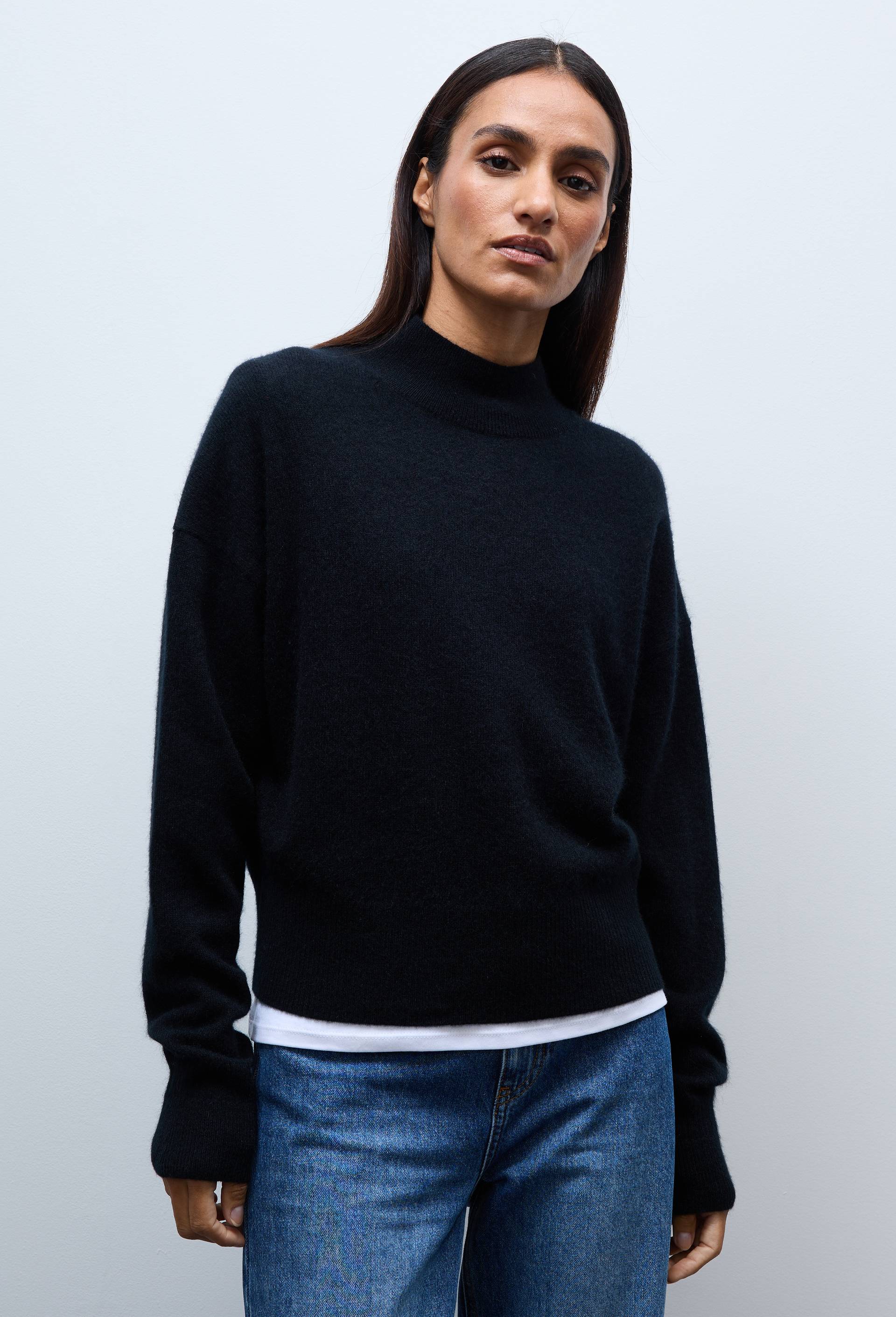 Pull uni court col montant en 100% cachemire, Noir, swatch image