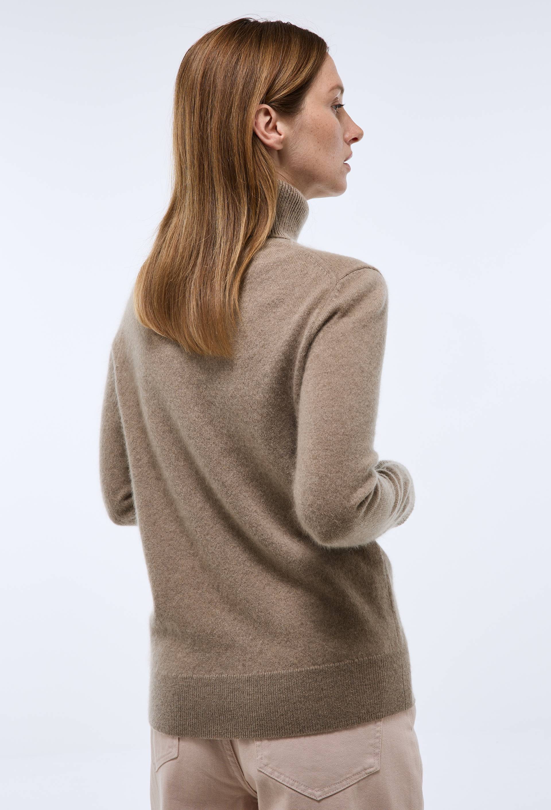 Pull uni col roul&eacute; en 100% cachemire, Beige, large image number 1