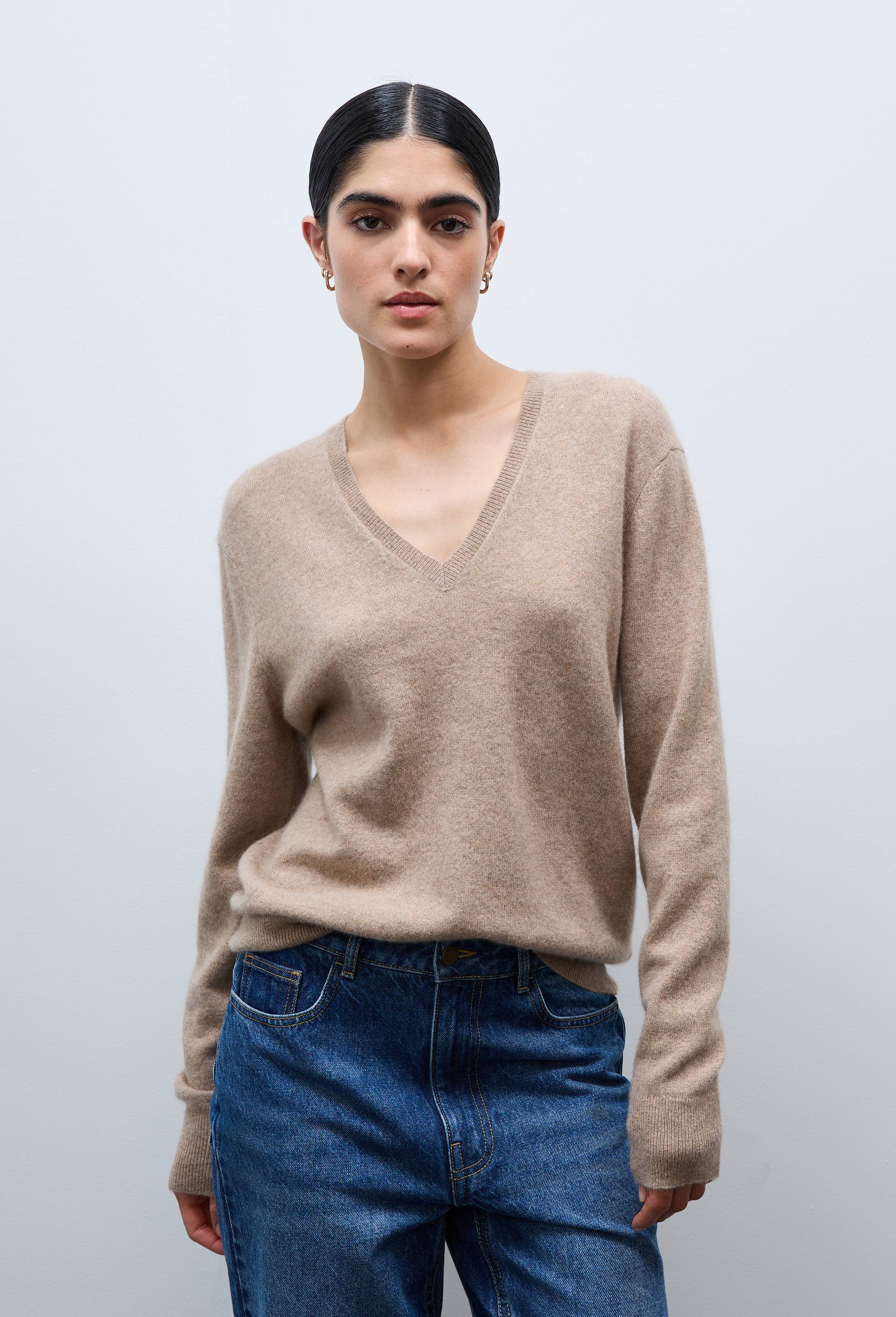 Pull uni col V en 100% cachemire, Beige, swatch image