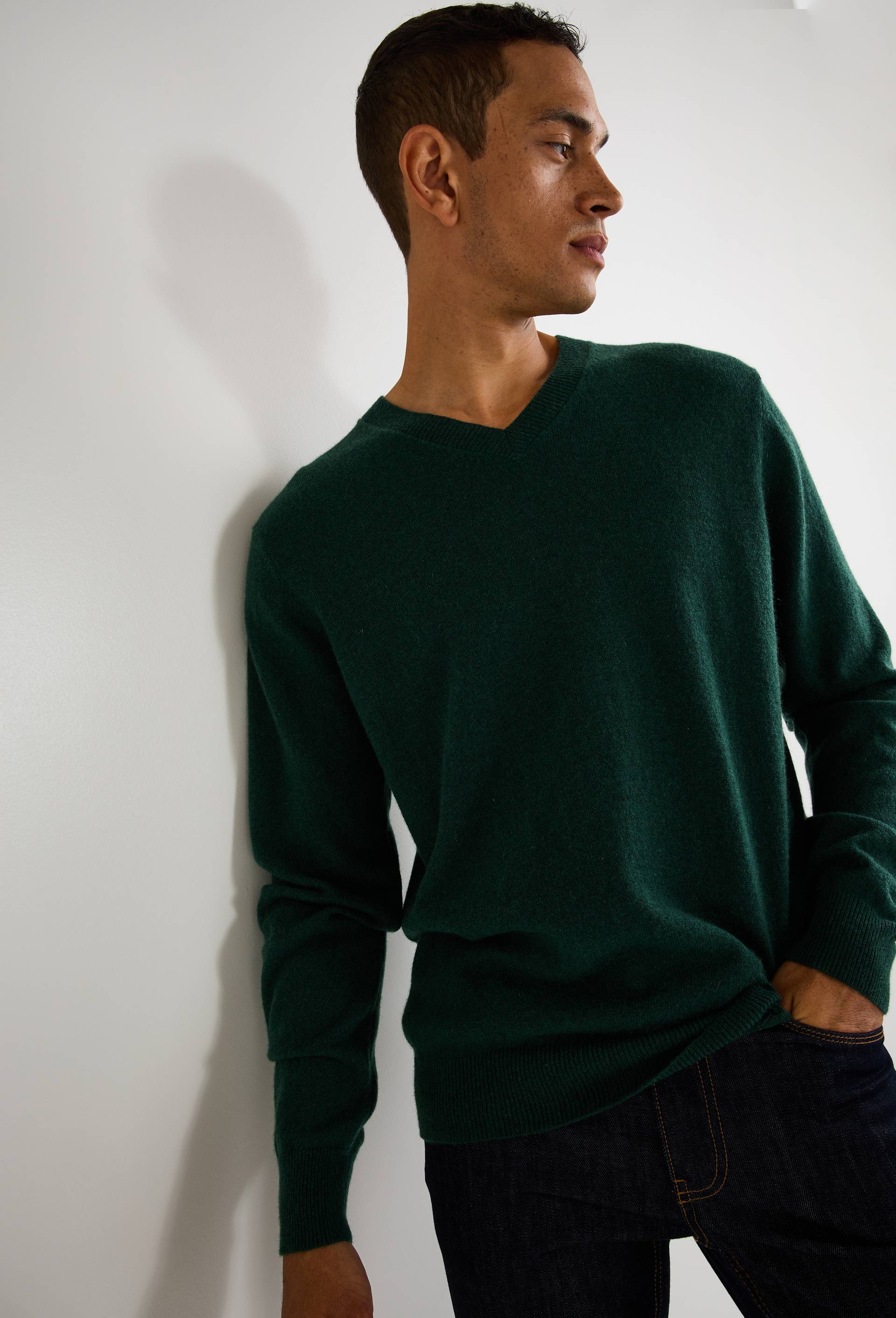 Pull col V en 100% cachemire, Vert fonc&eacute;, large image number 0