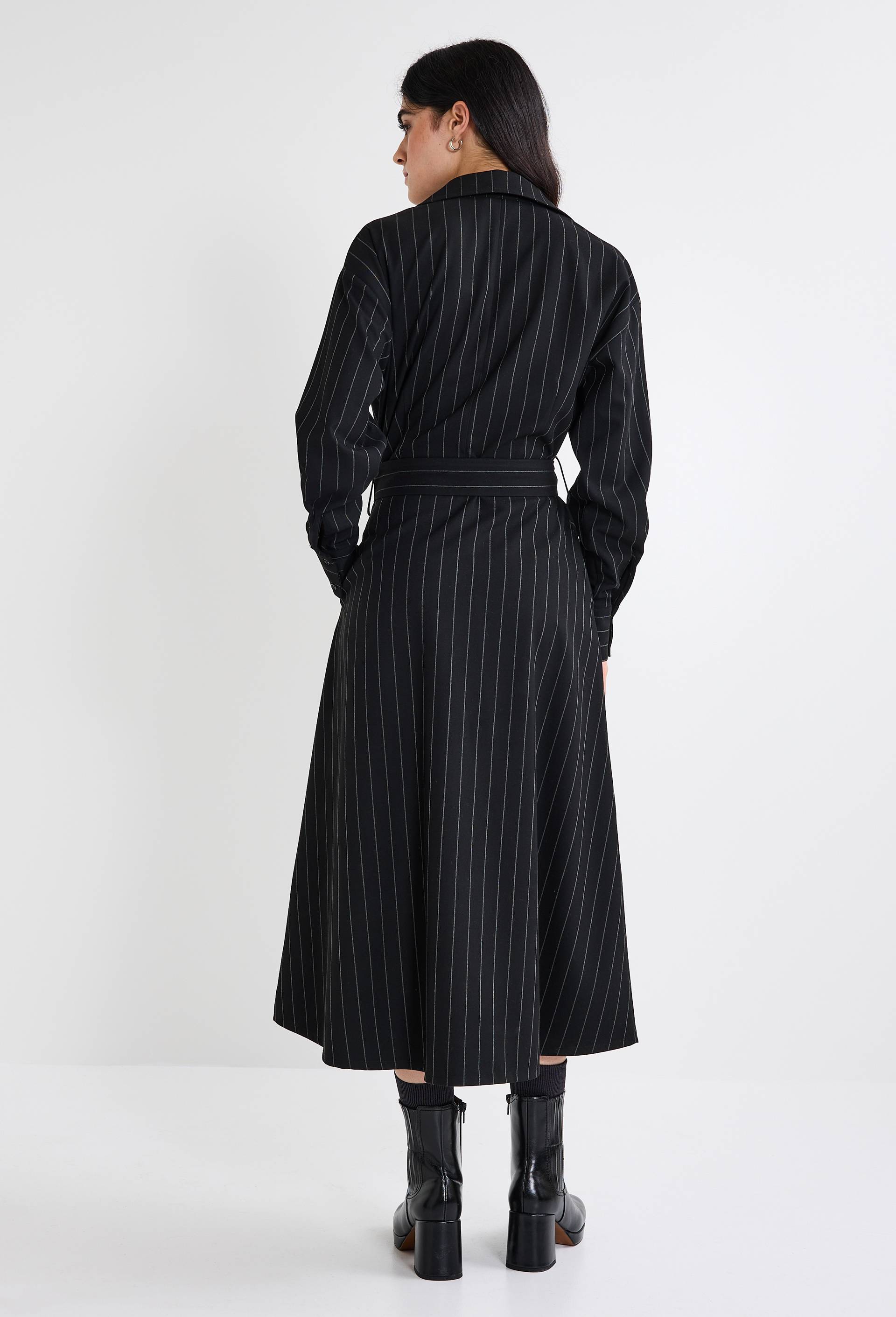 Robe cintr&eacute;e ray&eacute;e, Noir, large image number 1