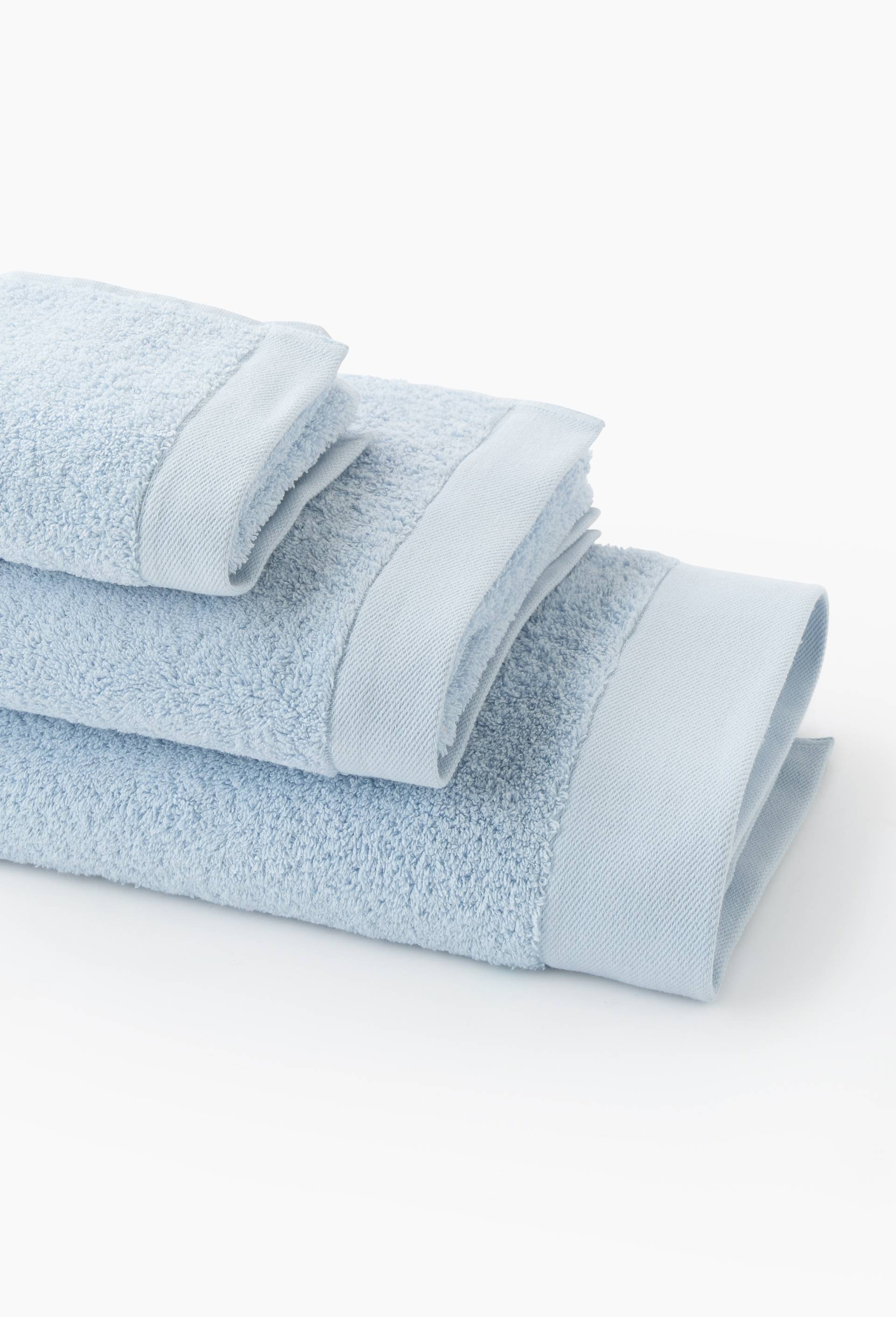 Serviette de bain unie, en coton BIO GOTS, Bleu clair, large image number 1
