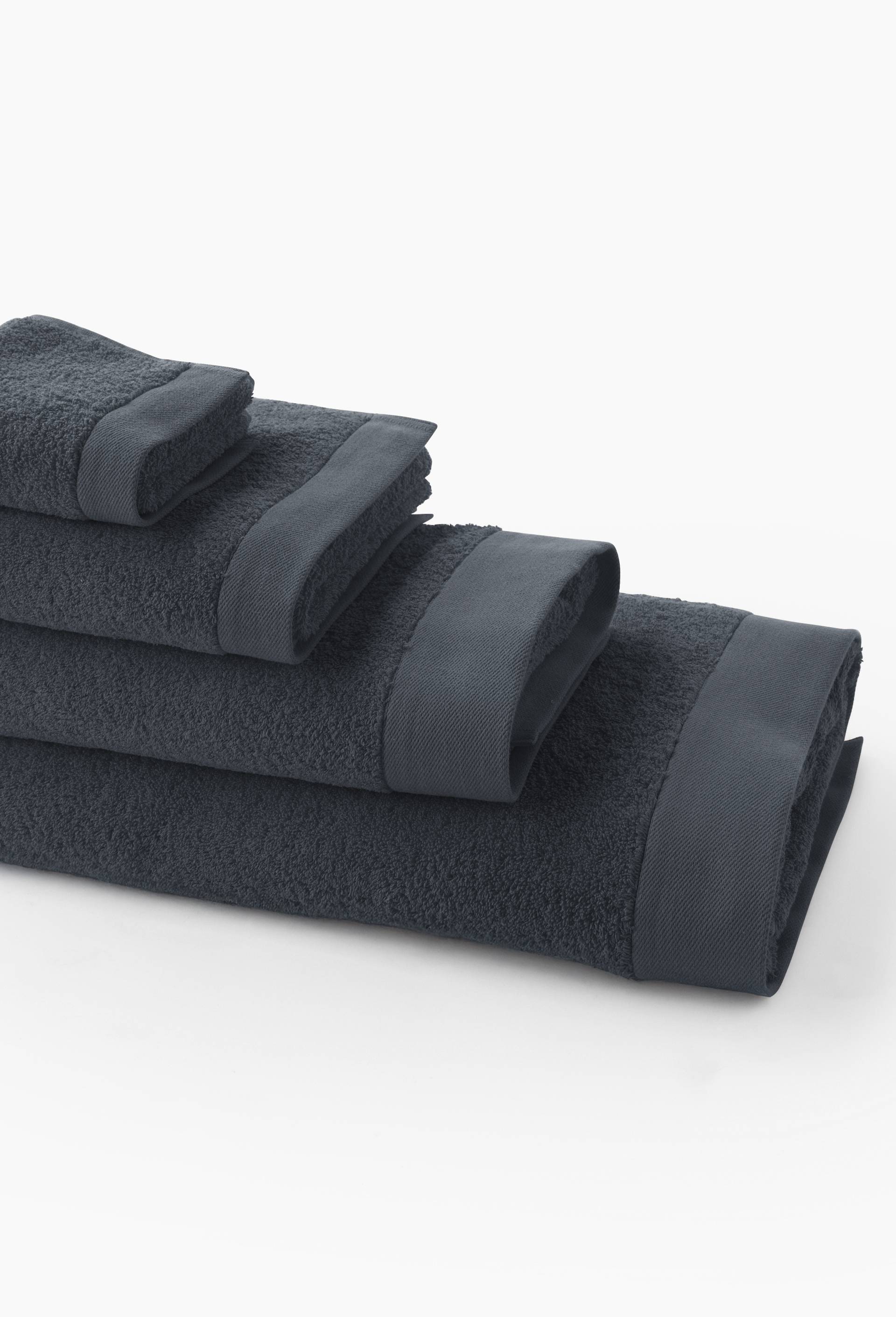 Serviette de bain unie, en coton BIO GOTS, Gris foncé, large image number 1