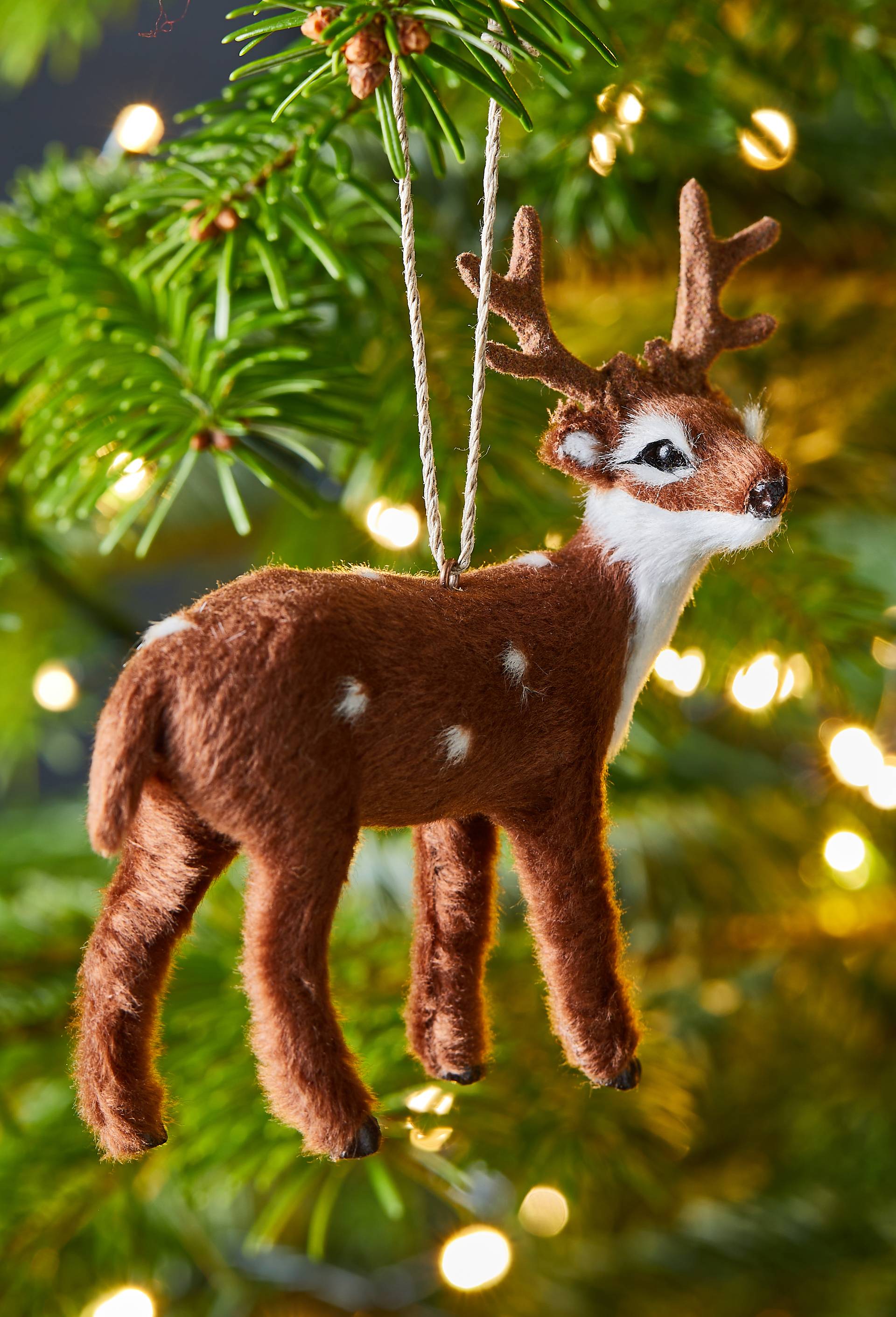 Promo Ornement Cerf En Plastique chez Monoprix