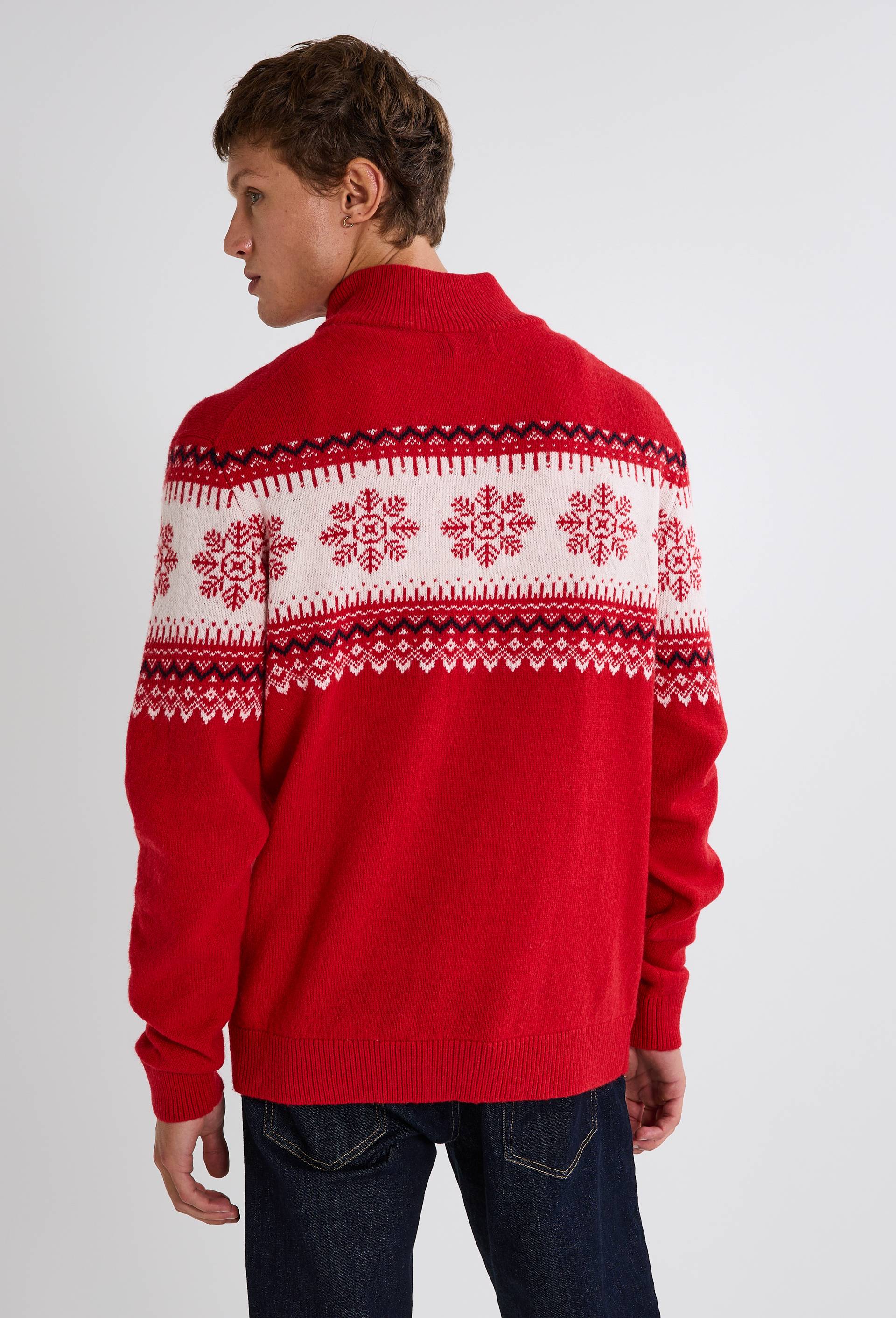 Pull col camionneur jacquard de no&euml;l contenant de la laine, Rouge, large image number 1