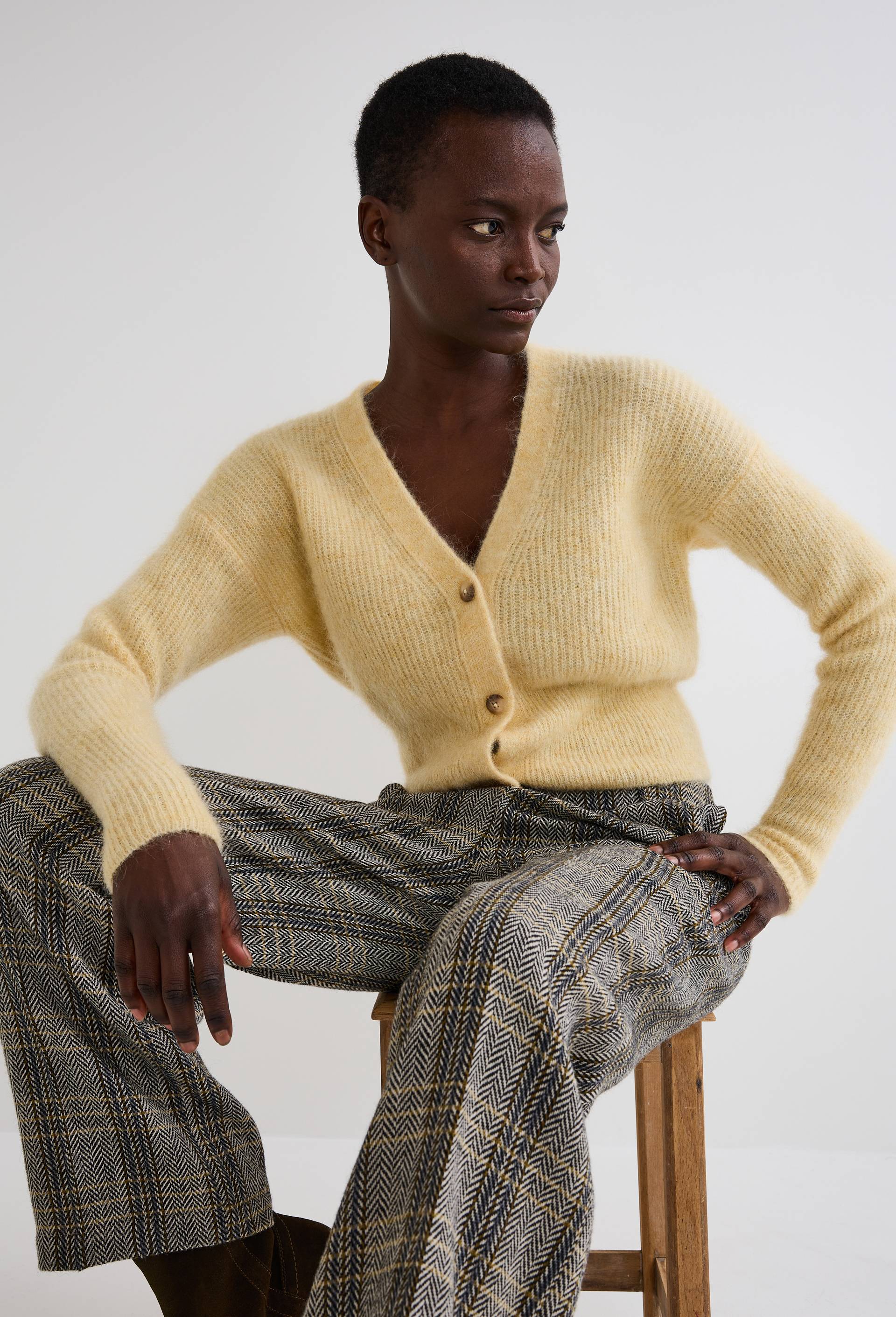 Cardigan court boutonn&eacute; contenant du mohair, Jaune clair, large image number 0