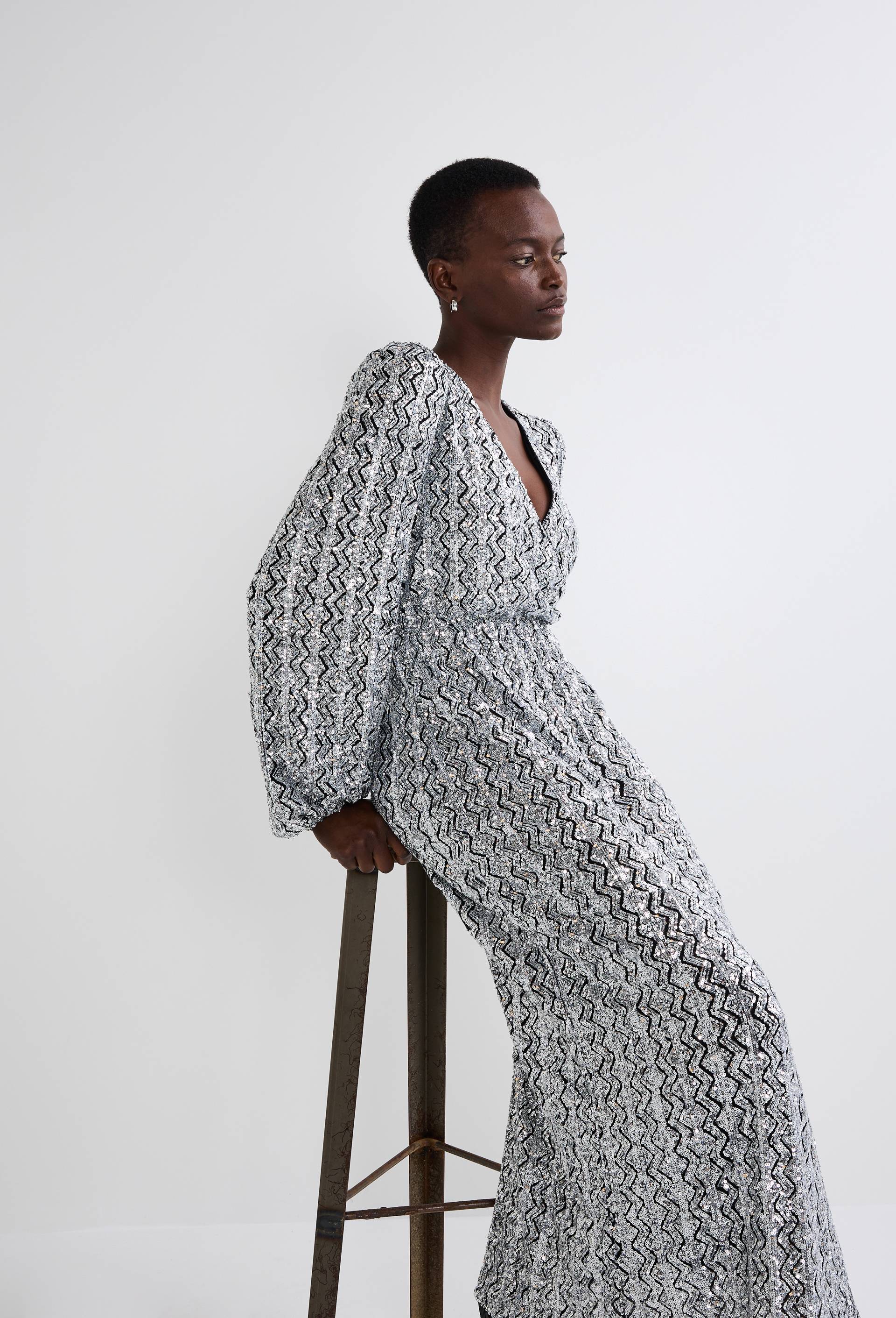 Robe longue cintr&eacute;e &agrave; sequin, Argent, large image number 3.0
