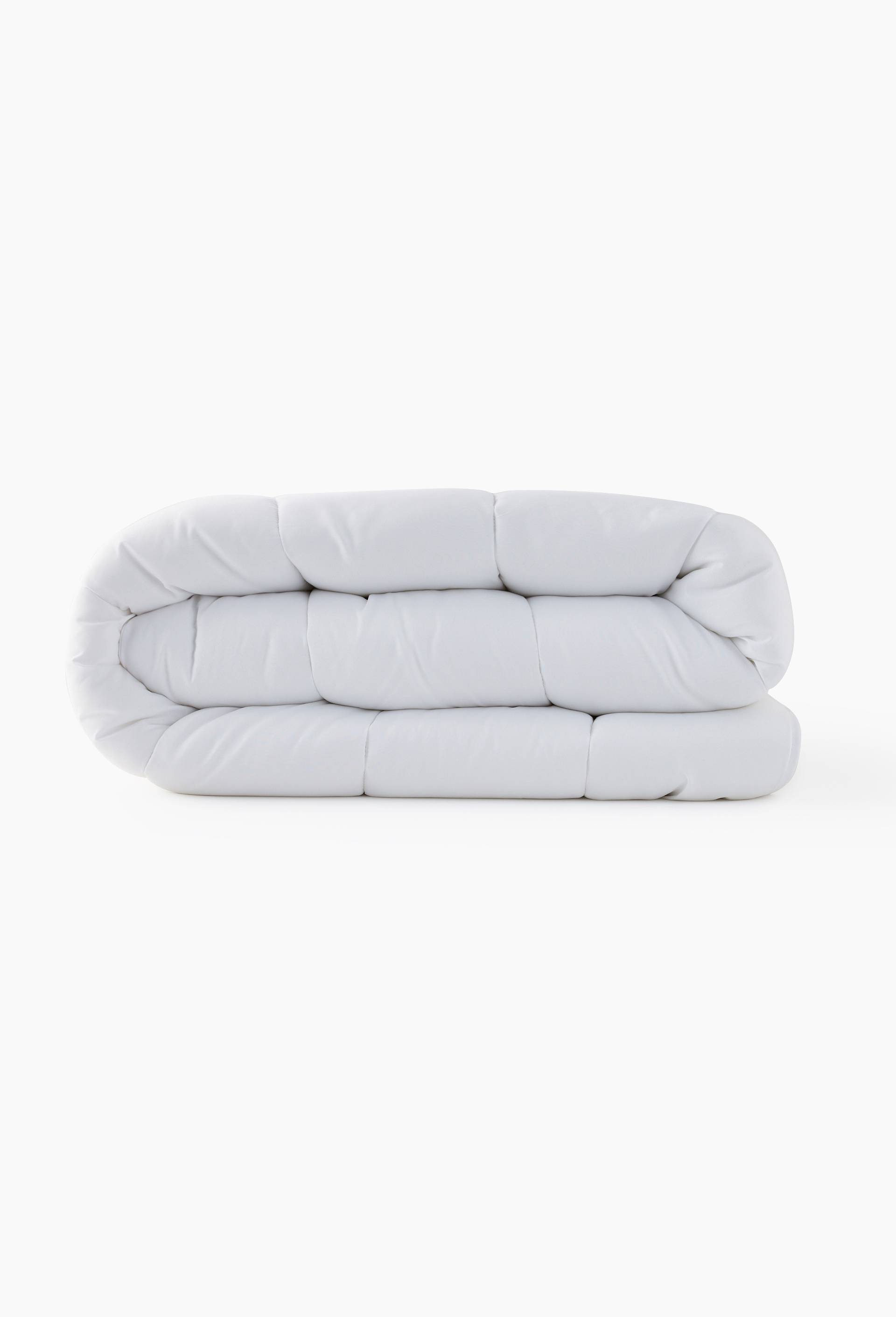 Couette microfibre 400g, , enveloppe 100% polyester et garnissage 100% polyester silicon&eacute;, Blanc, large image number 0