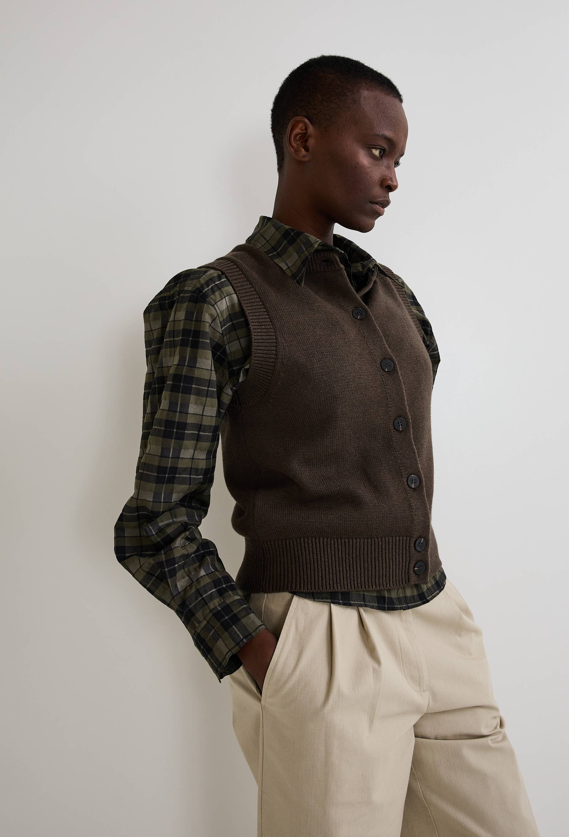 Cardigan sans manches contenant de la laine et du coton., Vert foncé, large image number 0