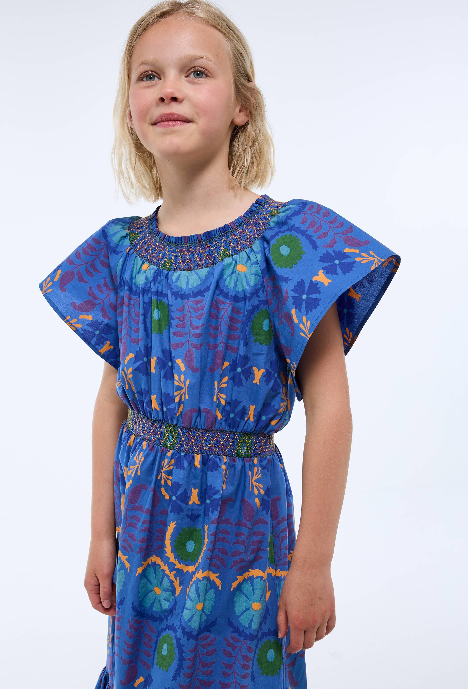 Robe manches courtes imprimée et à smock en coton BIO GOTS - CAROLINE DE BENOIST X MONOPRIX, Bleu foncé, large image number 3