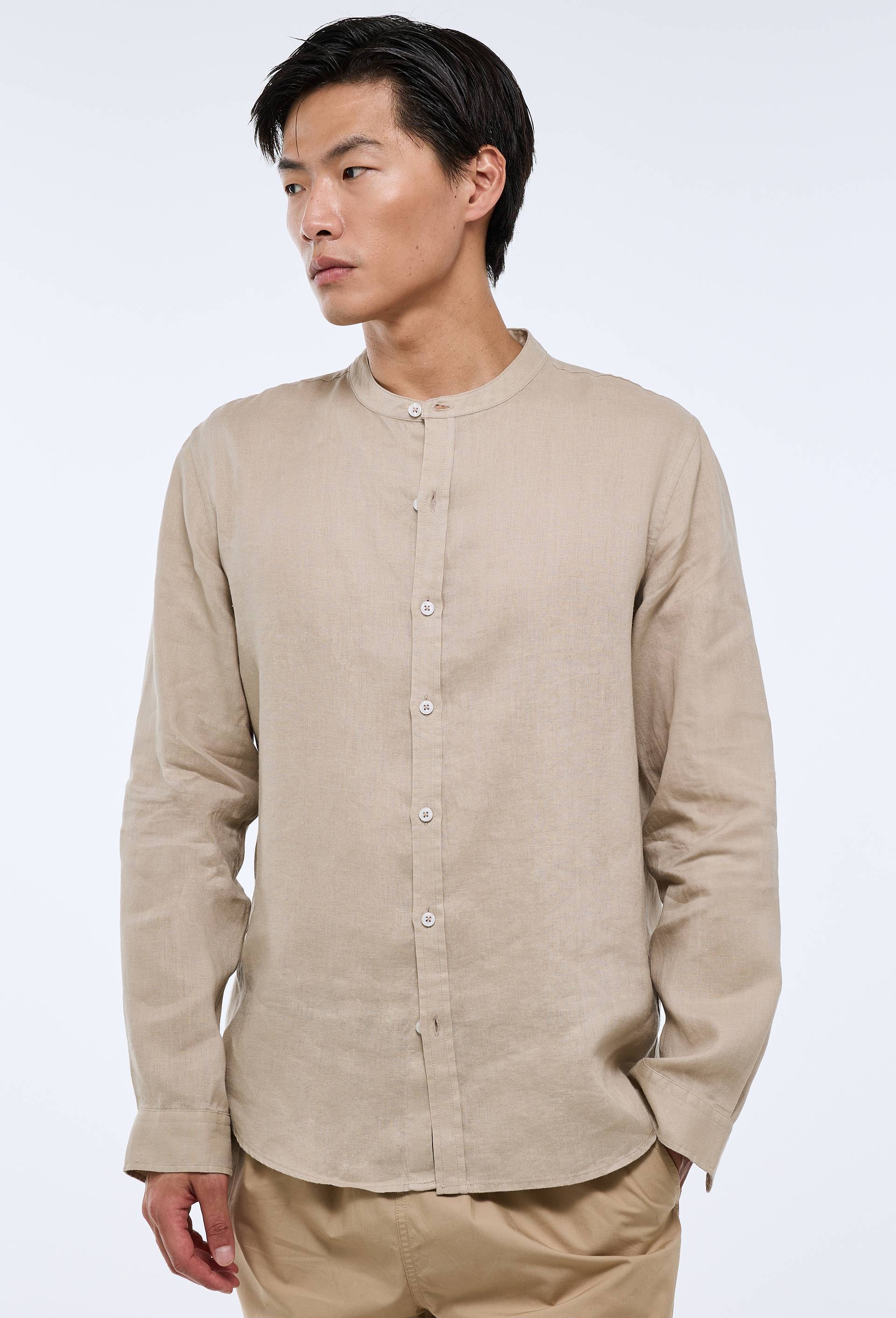 Chemise manches longues col mao en lin, Beige clair, swatch image