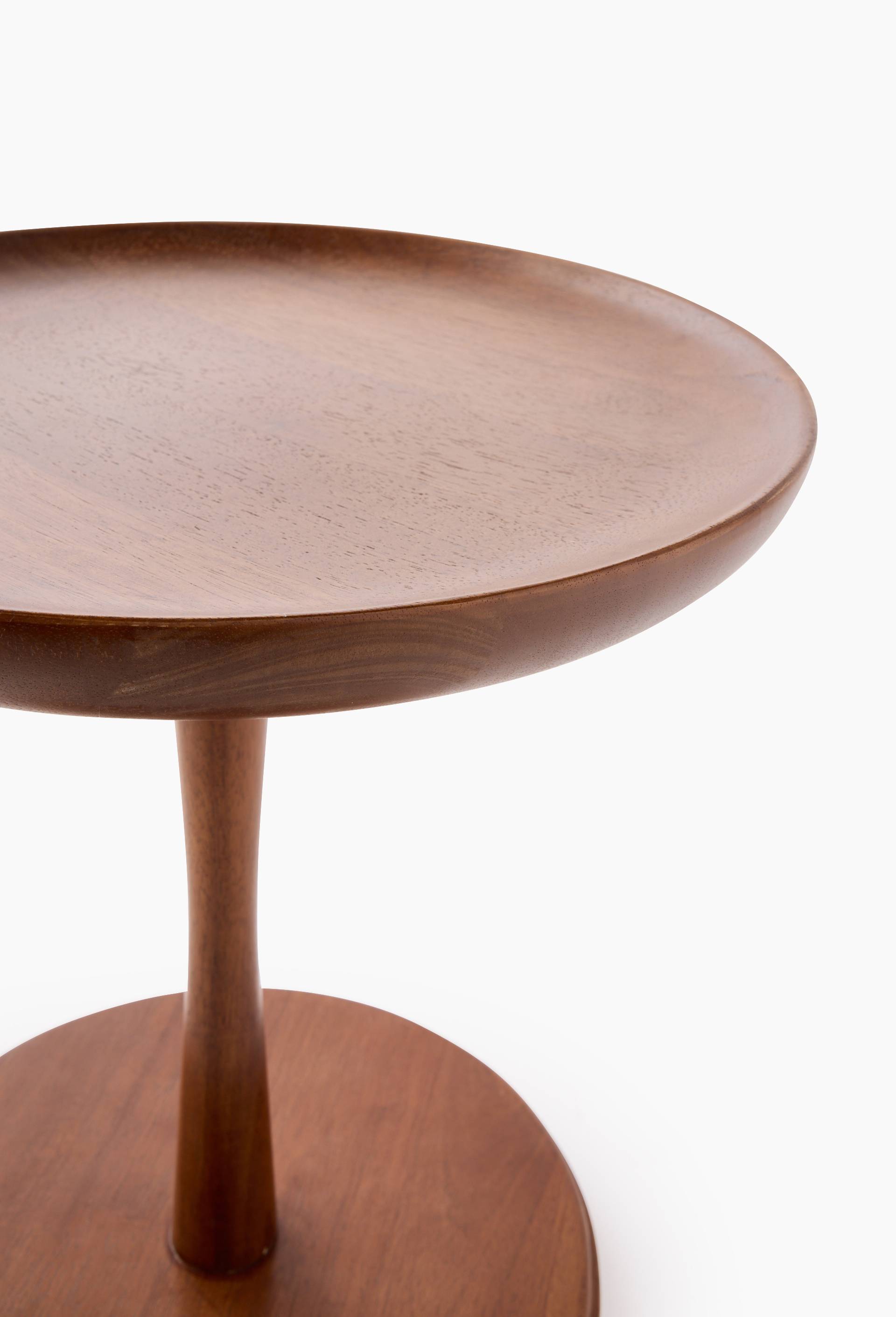 Table tulipe, 44xH47cm, en bois de ch&ecirc;ne, Brun, large image number 1