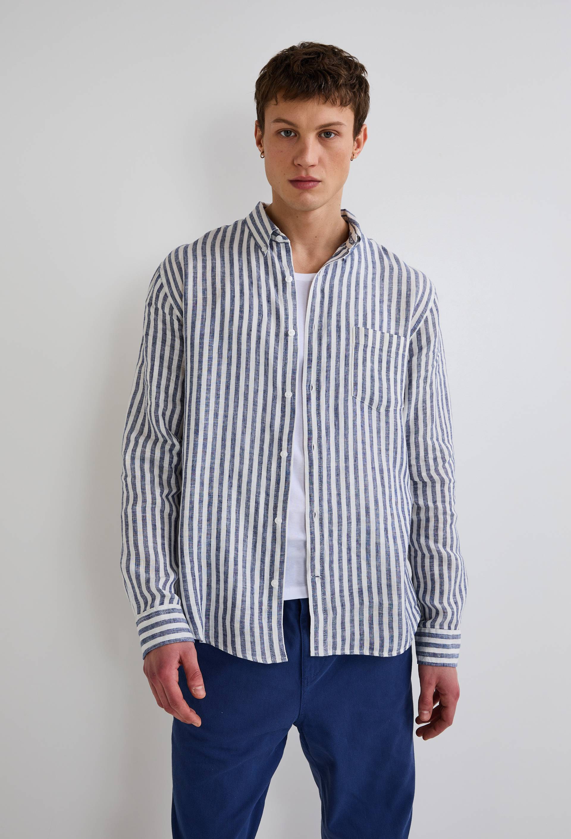 Chemise ray&eacute;e en lin, Bleu fonc&eacute;, swatch image