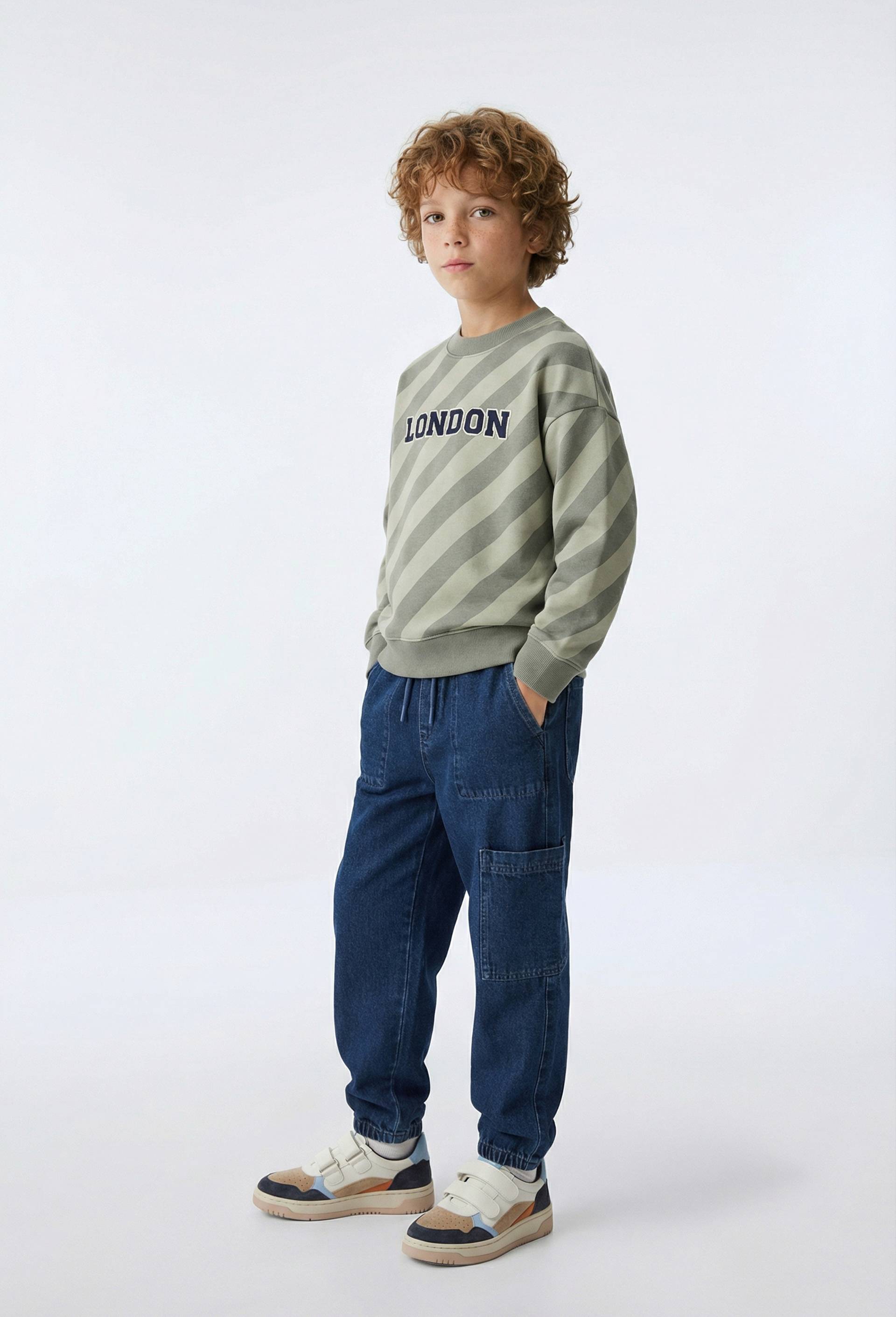 Jean cargo &eacute;lastiqu&eacute; contenant du coton BIO GOTS, Bleu, swatch image