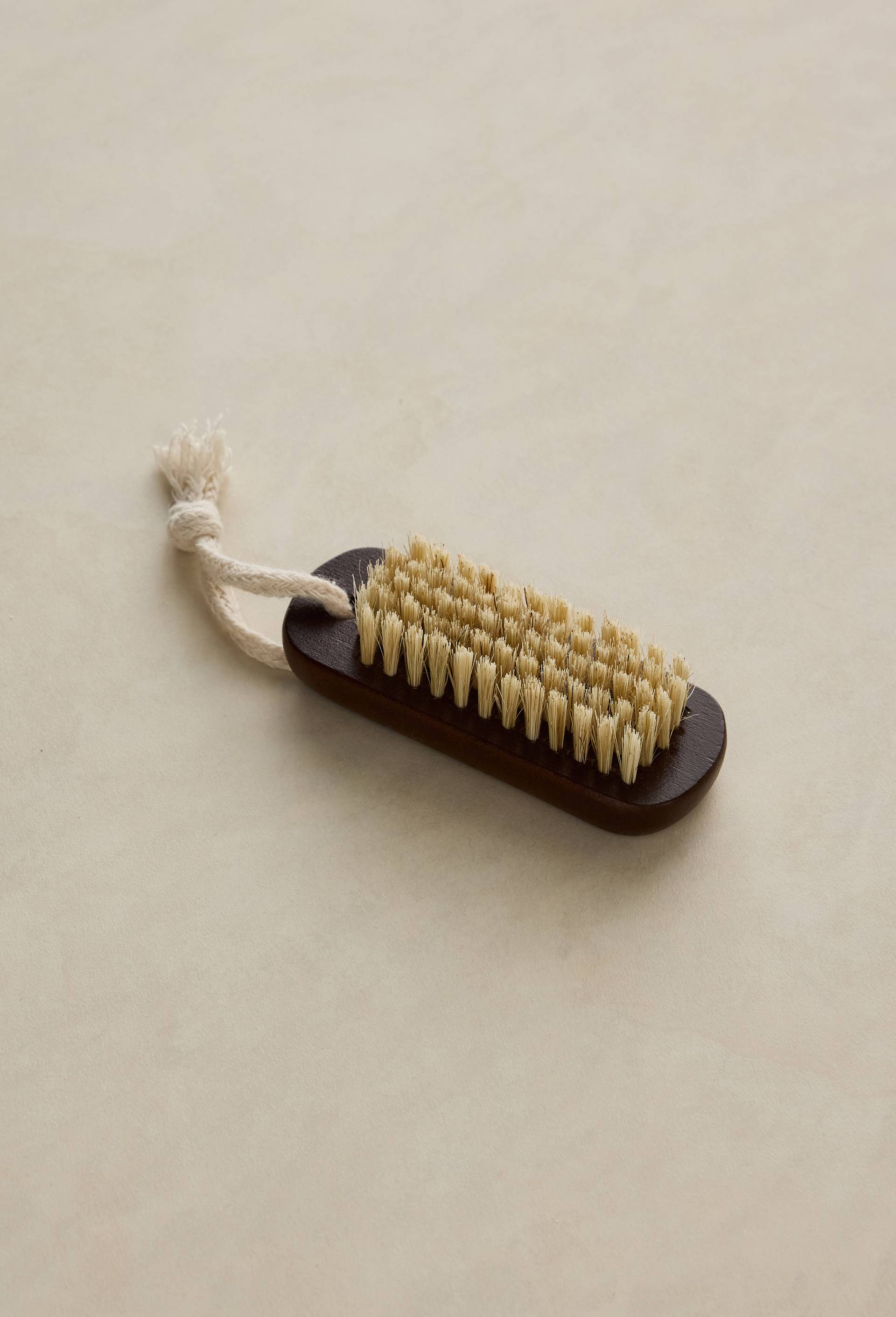 Brosse &agrave; ongles, 9.5x3.6x1,5cm en bois, Beige, large image number 0