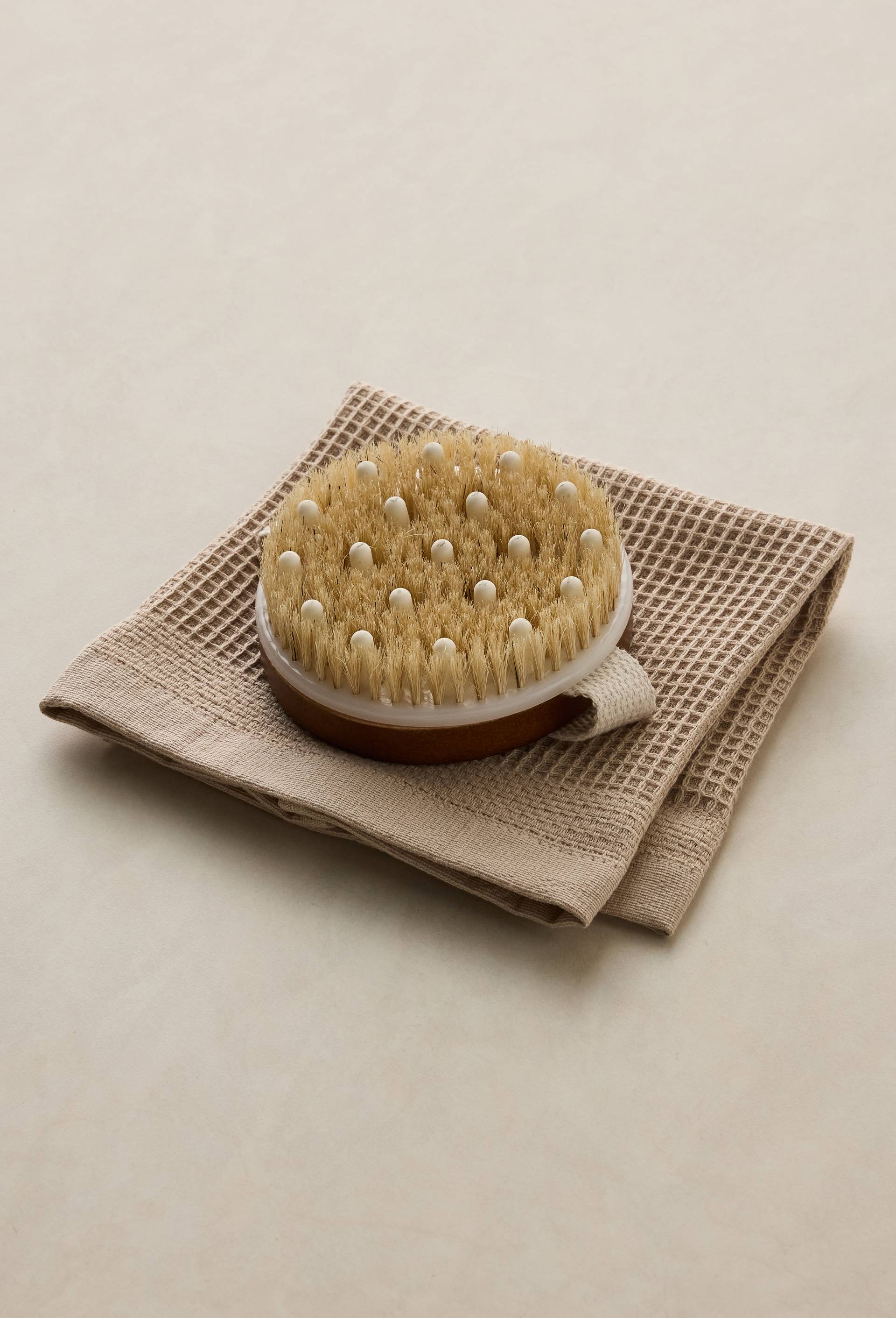 Brosse de massage soin du corps, en bambou, Beige, large image number 0.0