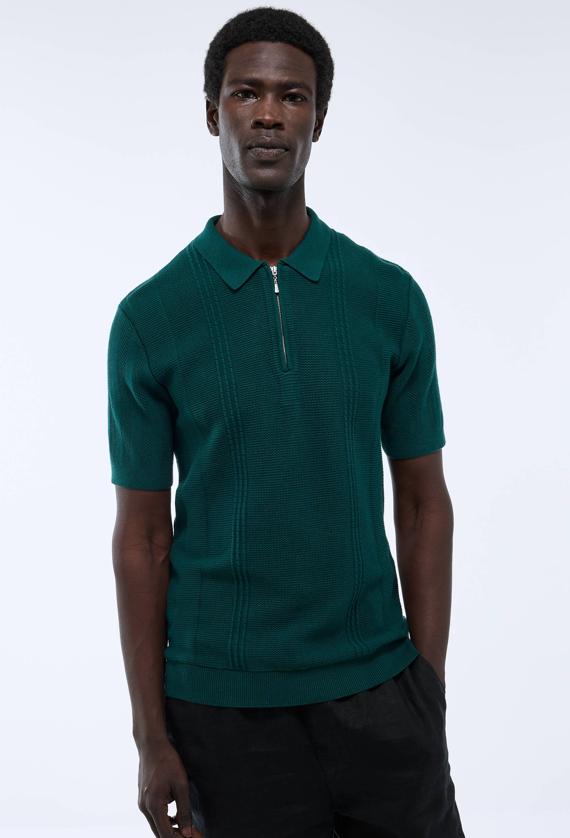 Polo en maille en m&eacute;lange de coton, Vert fonc&eacute;, large image number 0