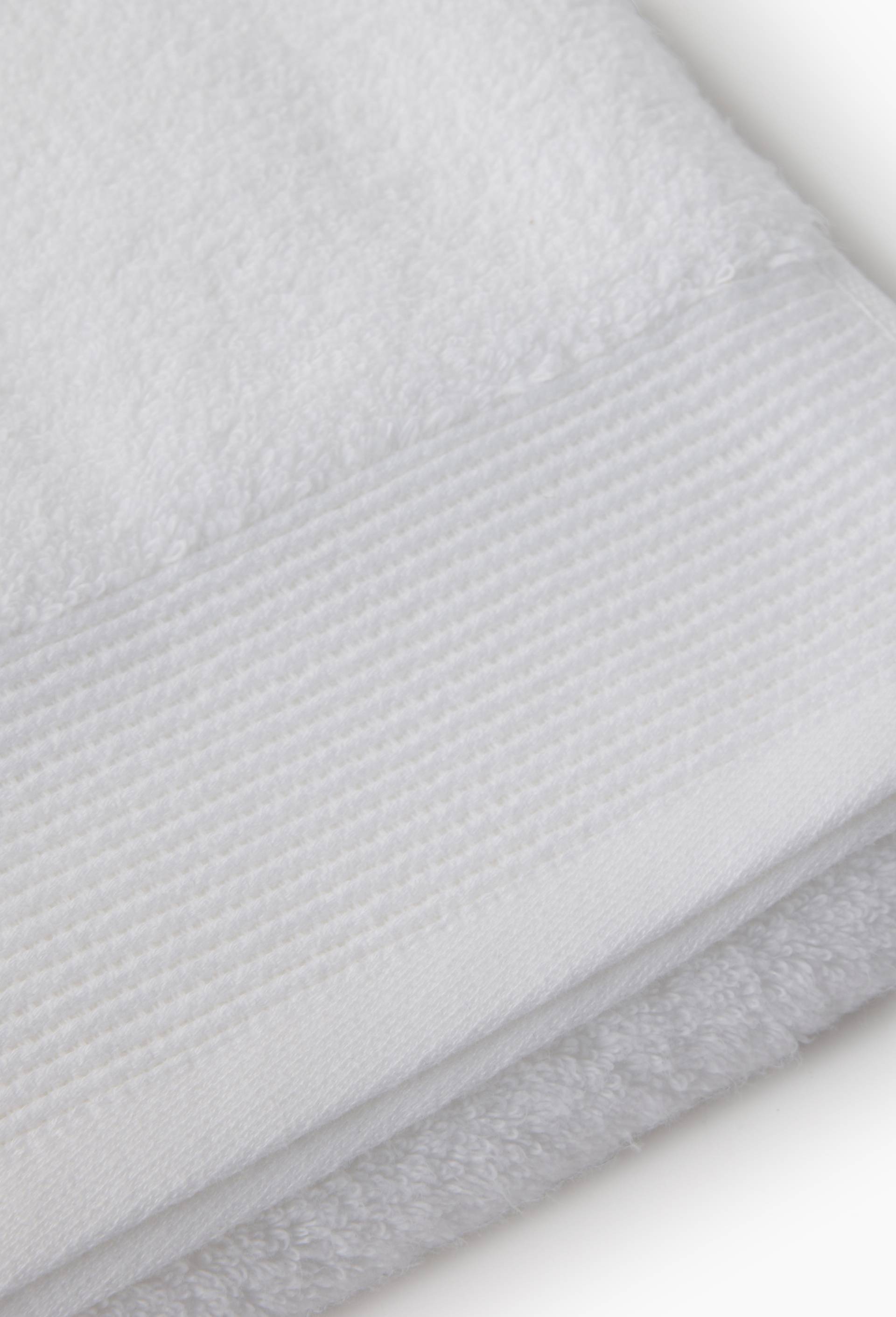 Serviette de bain z&eacute;ro twist, en coton BIO GOTS, Blanc, large image number 1