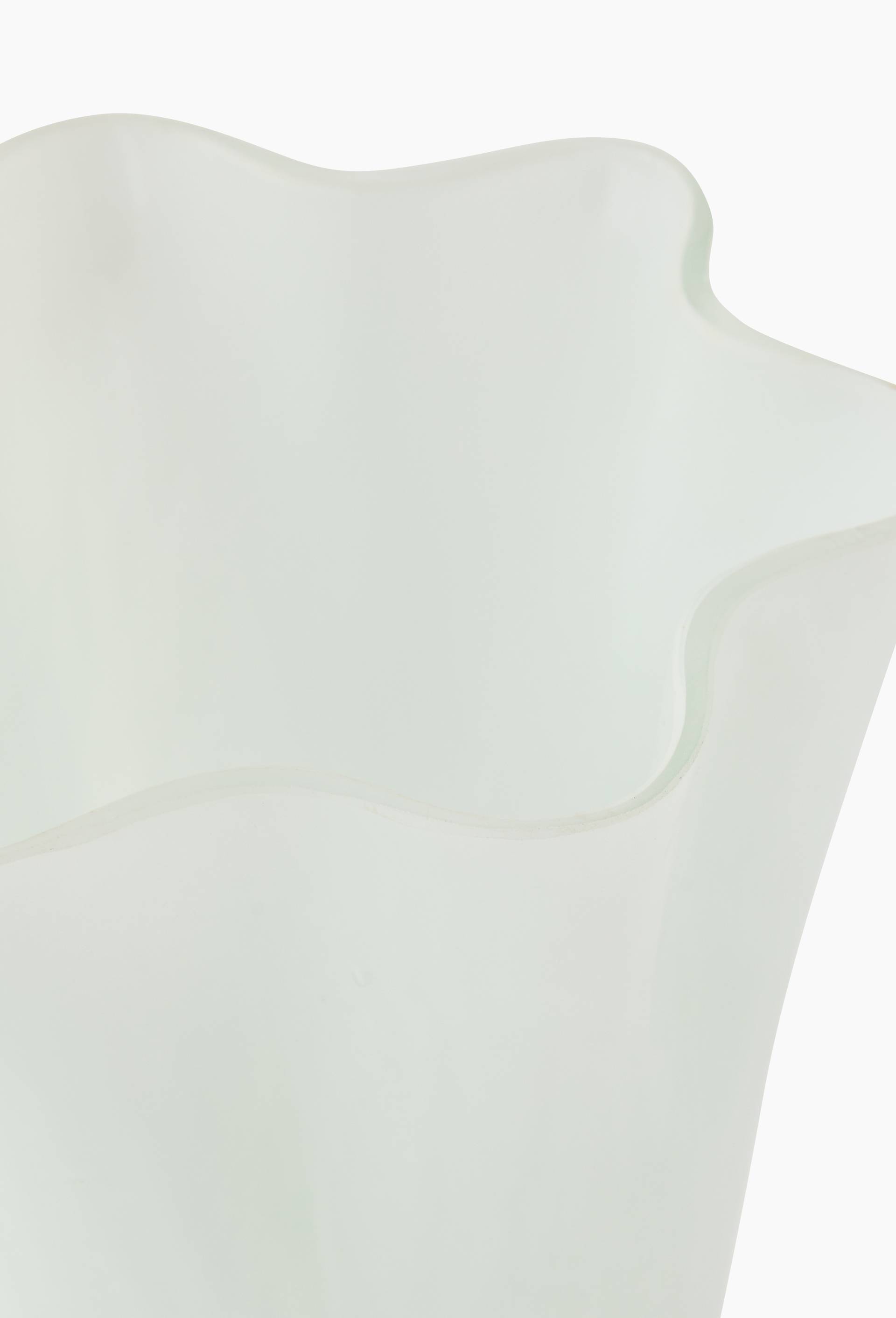 Vase ondul&eacute;, 19.5xH24.6cm, en verre, Blanc, large image number 1
