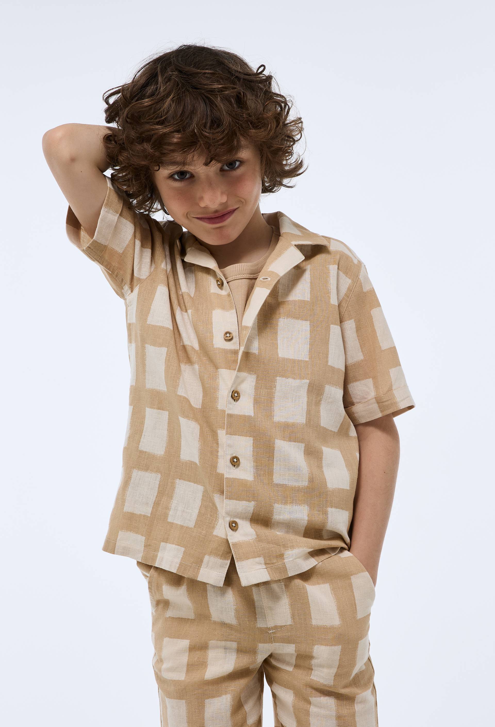 Chemise manches courtes &agrave; carreaux en lin et coton, Beige clair, large image number 2.0