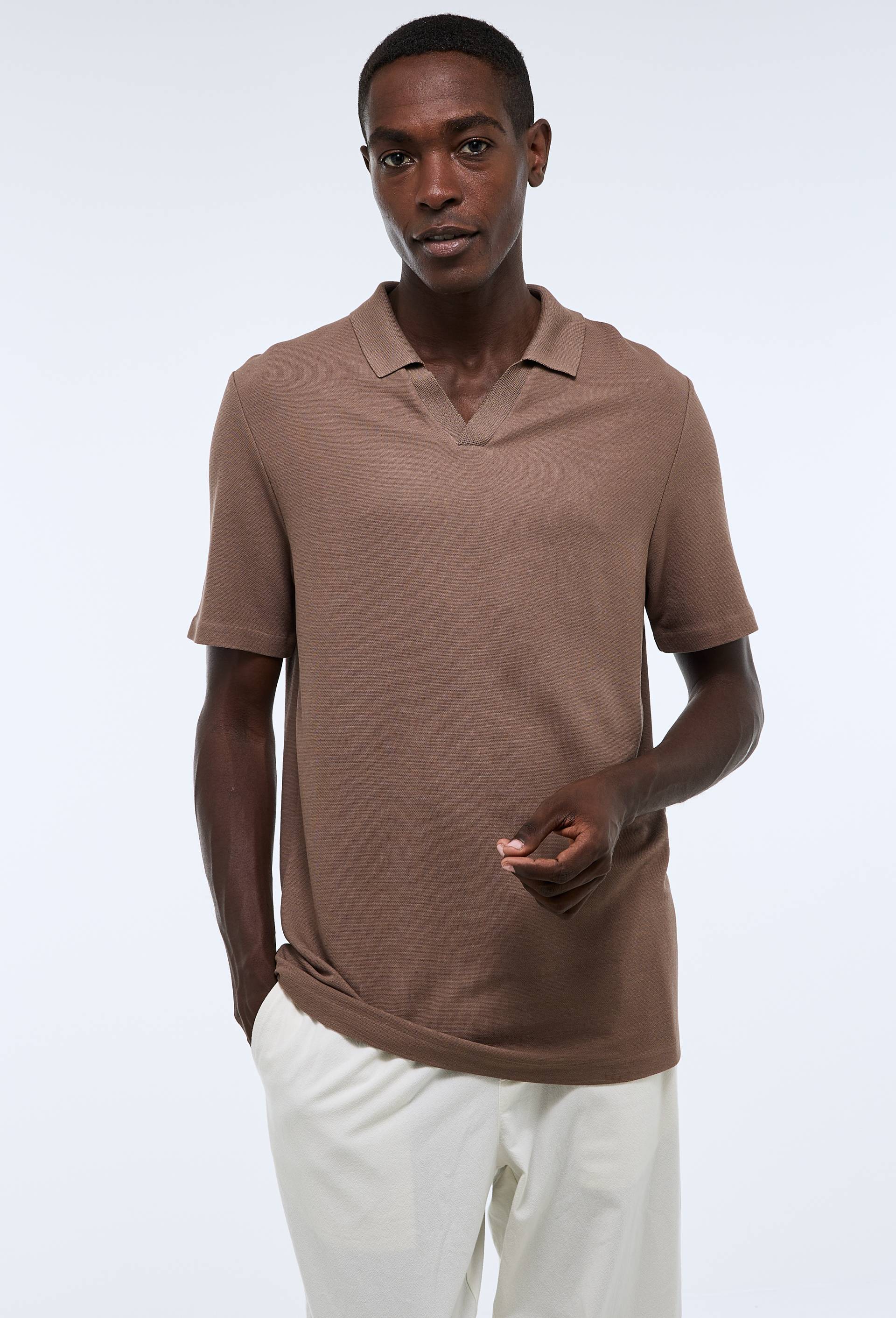 Polo manches courtes en viscose, Brun clair, swatch image